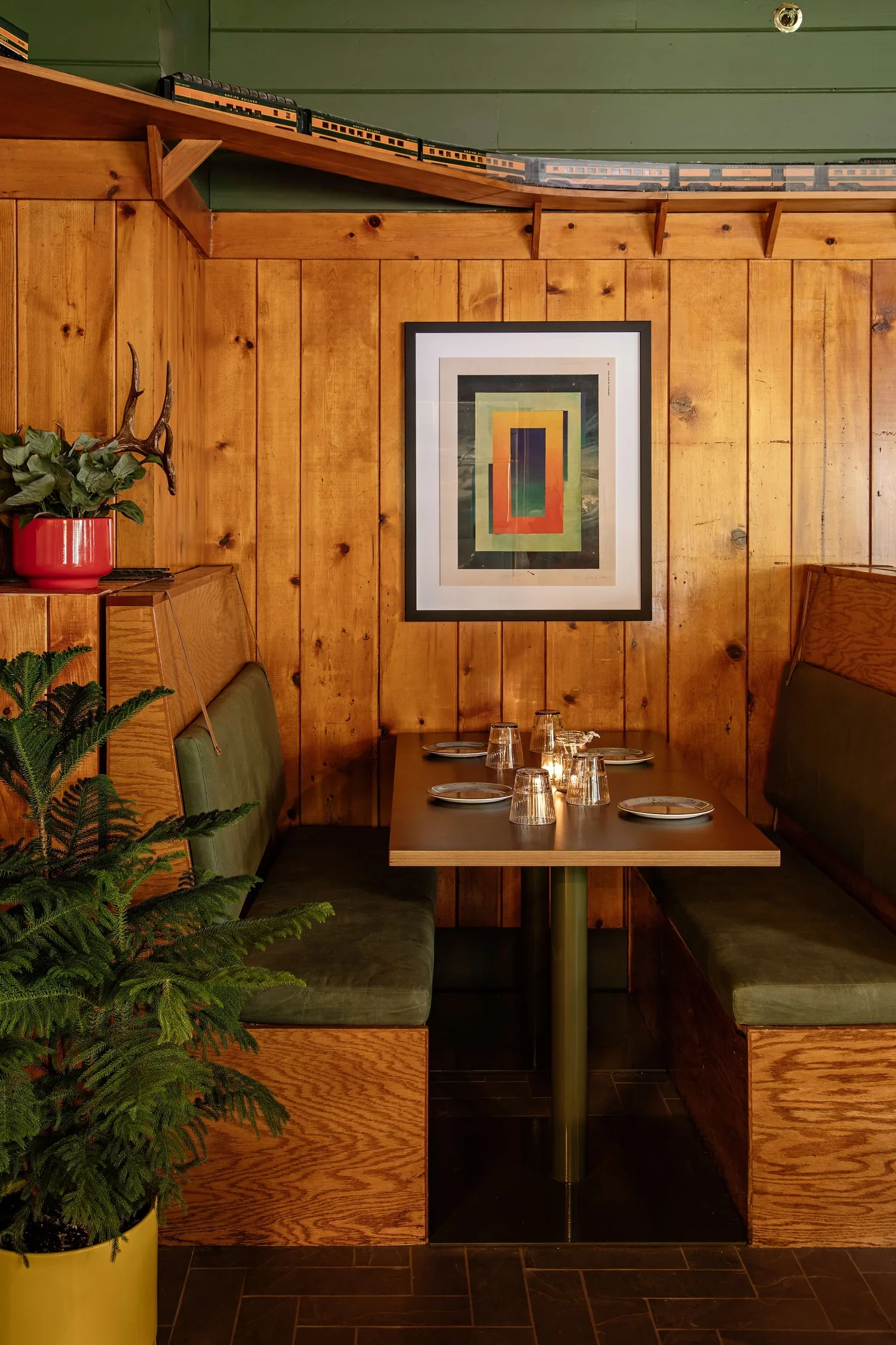 Restaurant-5.webp
