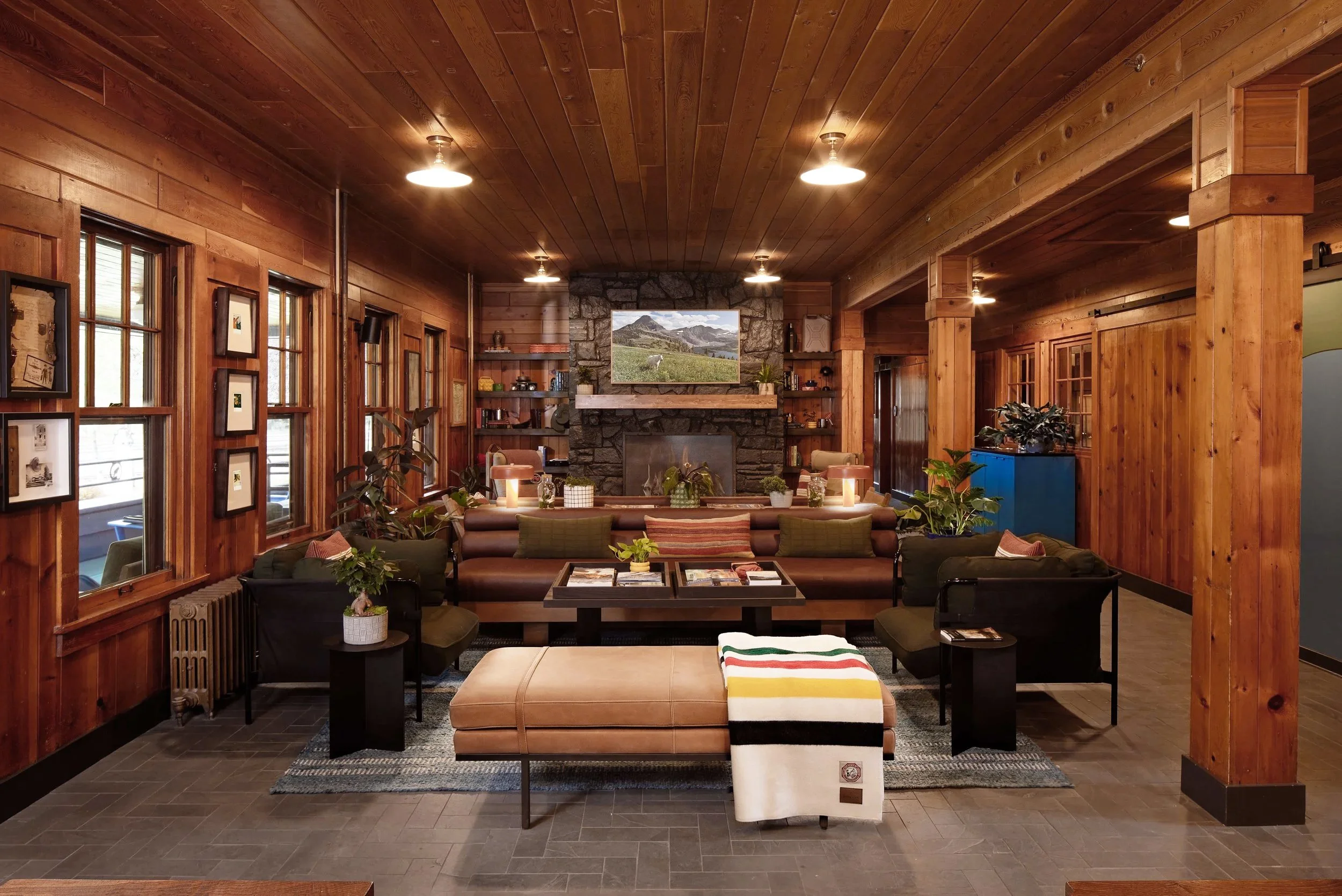 IZAAK WALTON INN