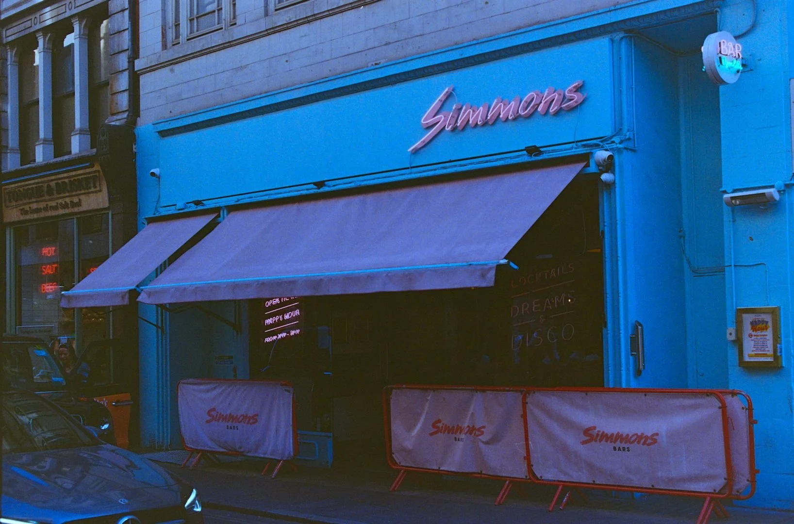 simmons_01.jpg