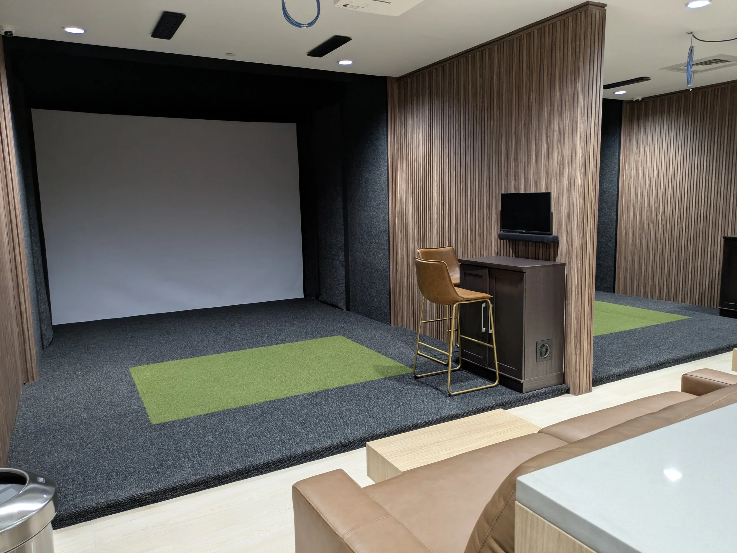 FORE! Golf & Game Simulator bay at East Hartford Flex Space, indoor golf and games East Hartford CT.
