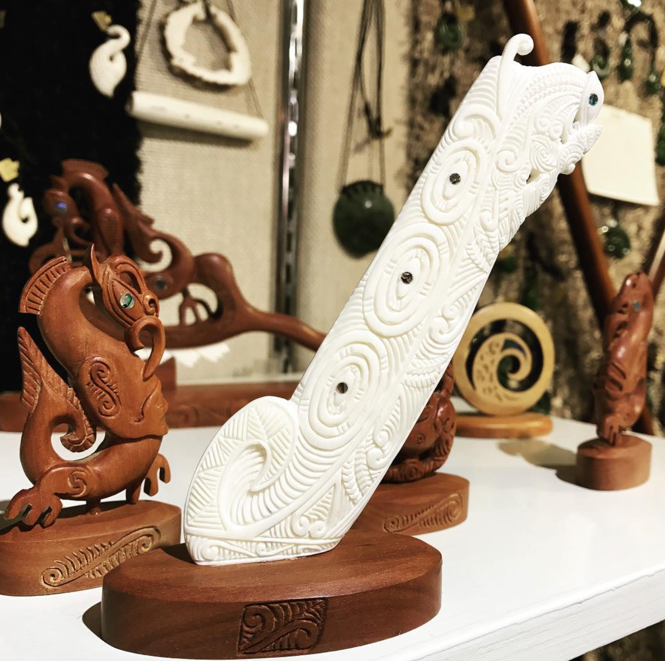 maori bone carving, souvenir, new zealand, wanaka, queenstown