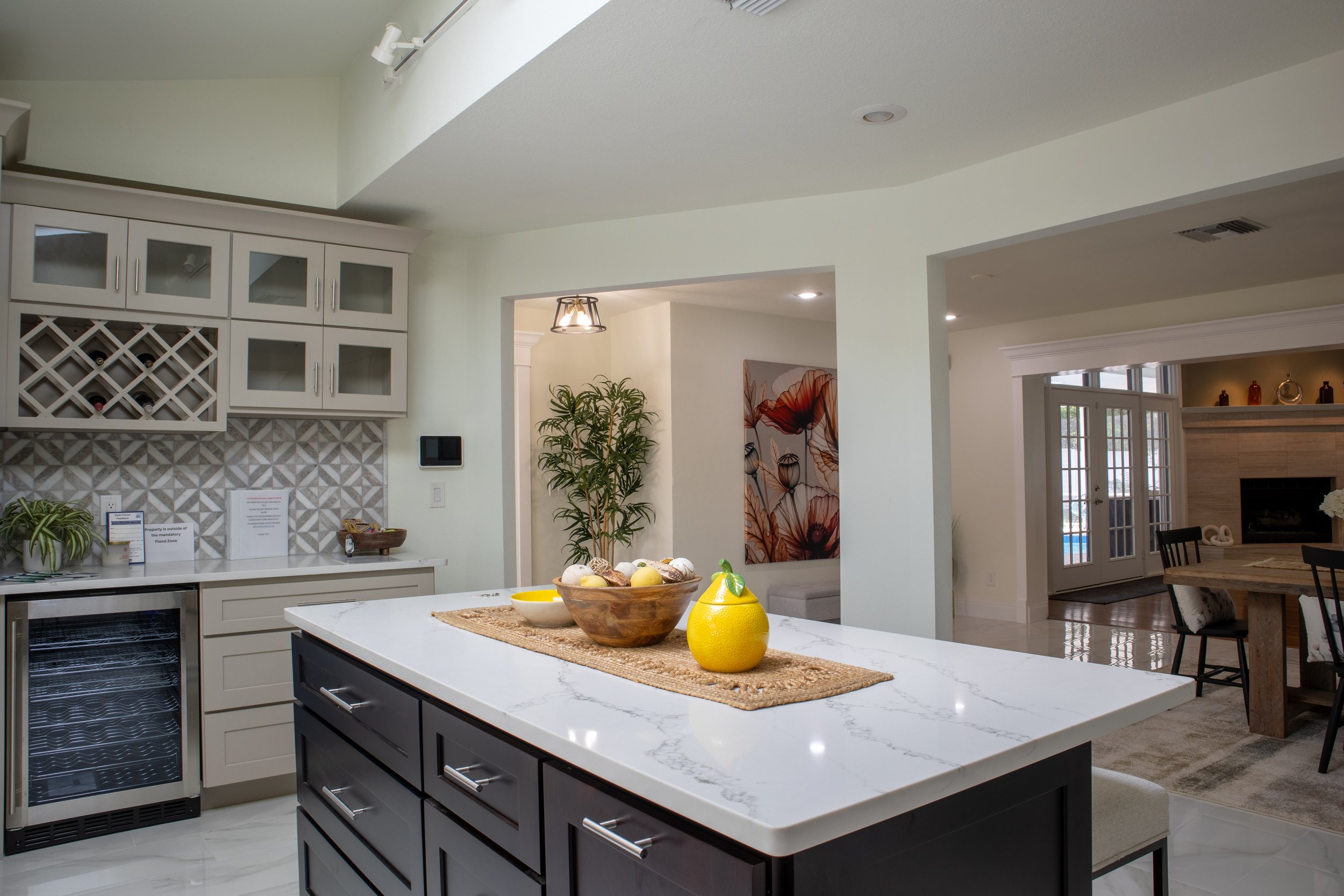 113 Crestwood Ln-4.jpg