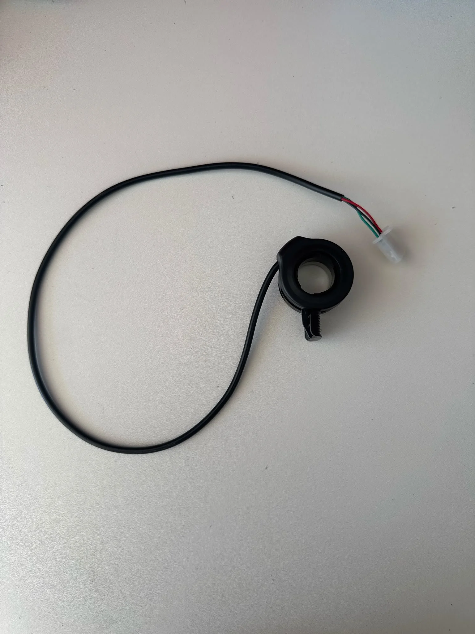 Thumb throttle