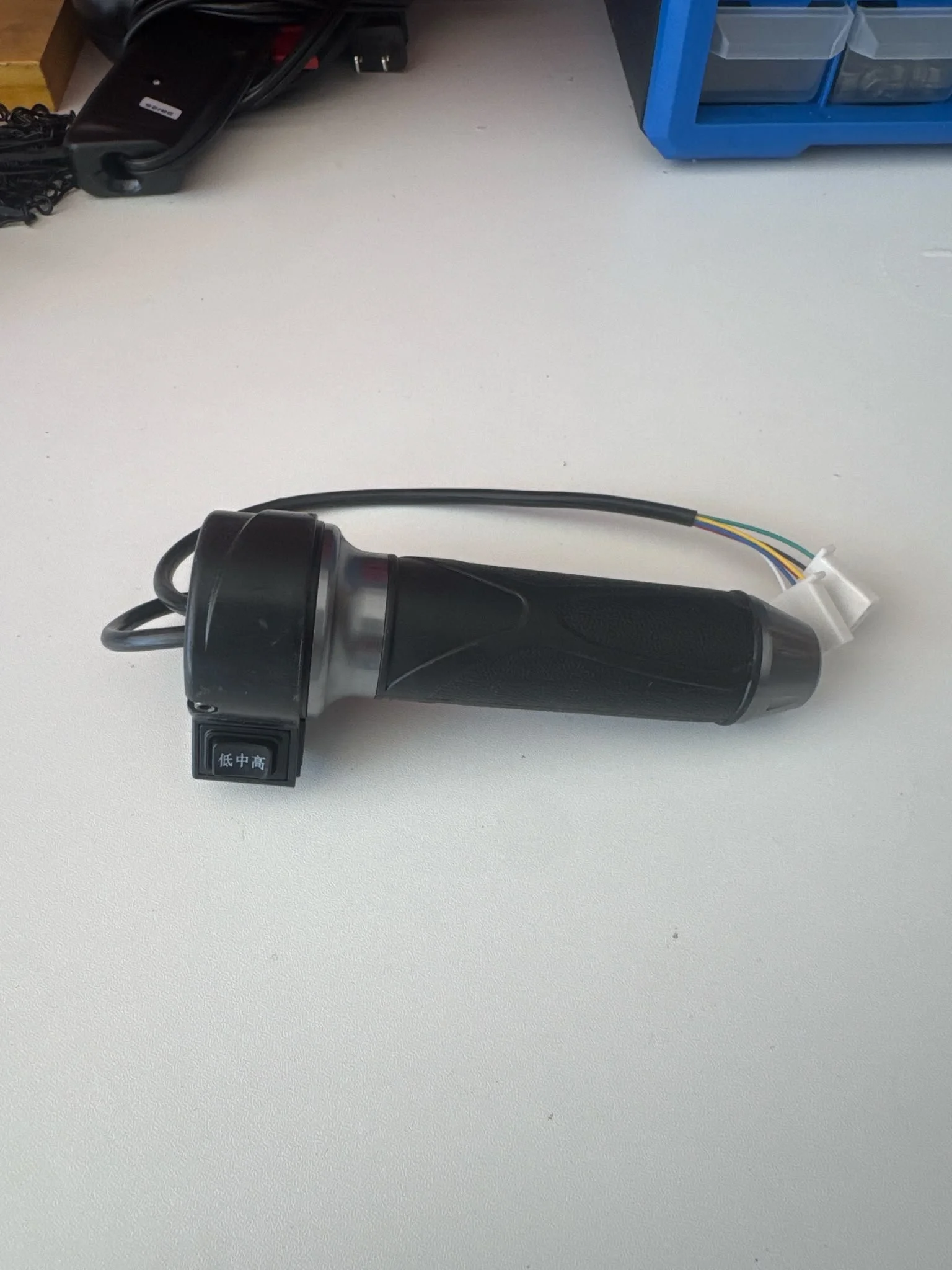 Throttle (3 speeds)