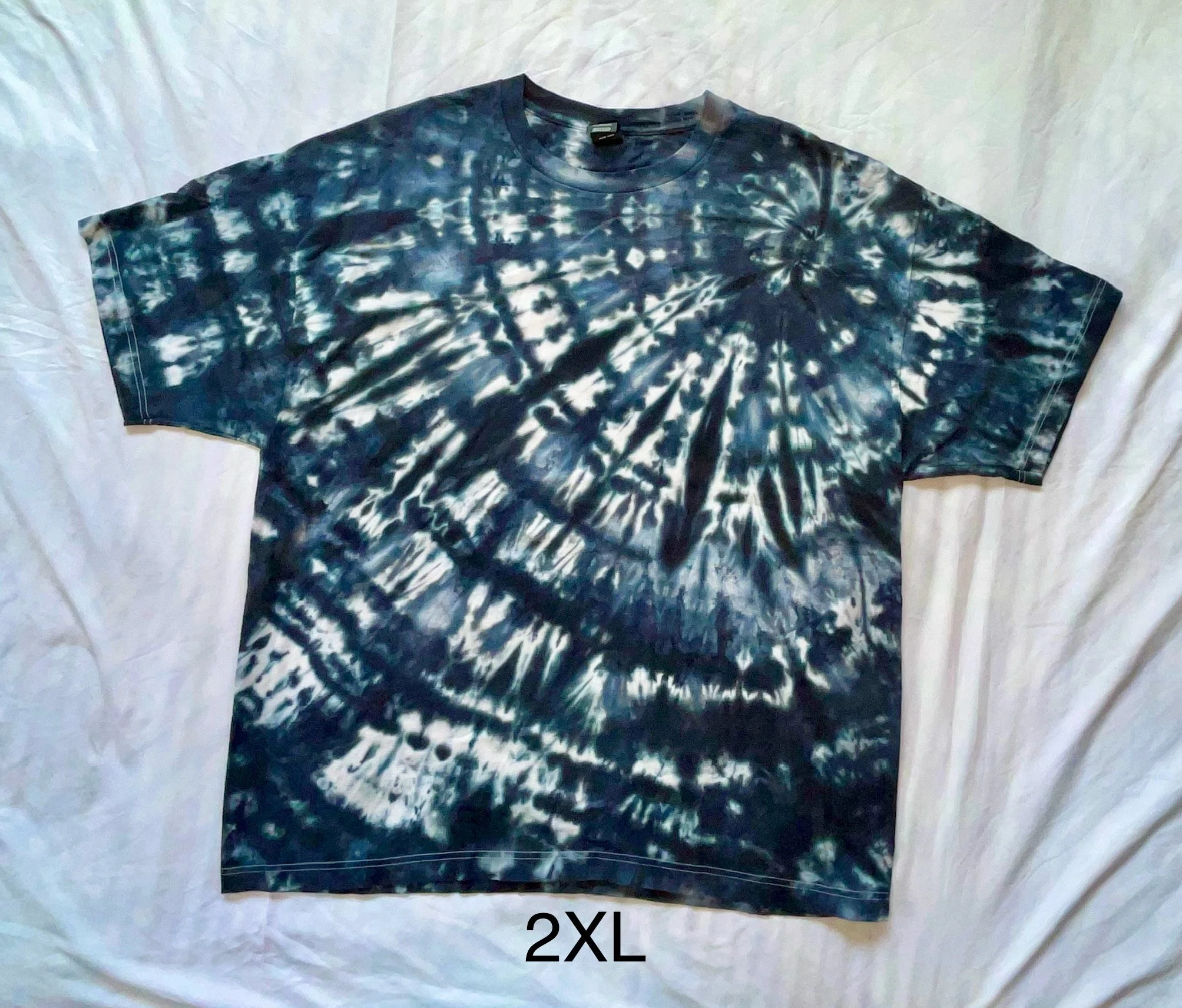 2 XL Black and White T Shirt