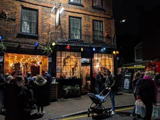 High Street  - Sole Traders and Community Stalls