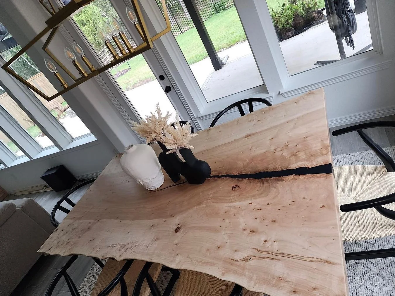 6ft maple dining table with black epoxy crack #woodworkforall #woodprenuer #woodworker #garagewoodshop #wood #interiordesign #customfurniture #houston #interiordesign #diningtable #woodwork #woodworking #wood #handmade #woodworker #diy #carpentry #de