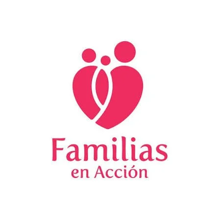 Logo with stylized pink hearts forming a family, with the text 'Familias en Acción' underneath.