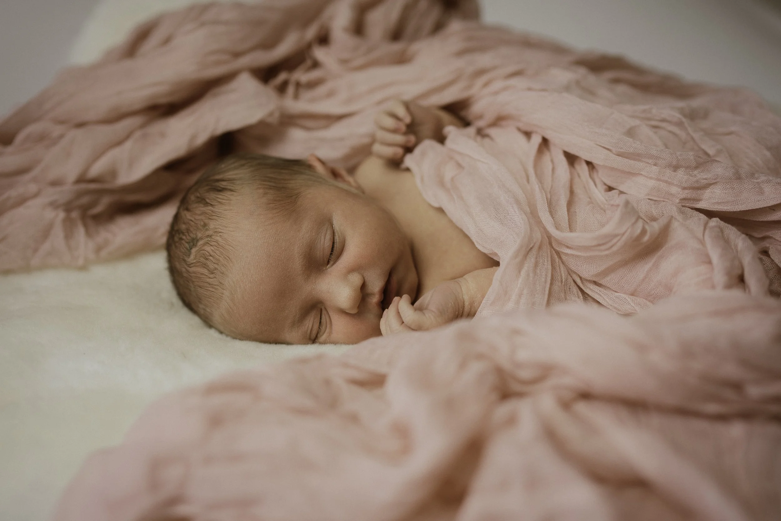 Paisley newborn shoot 14.jpg