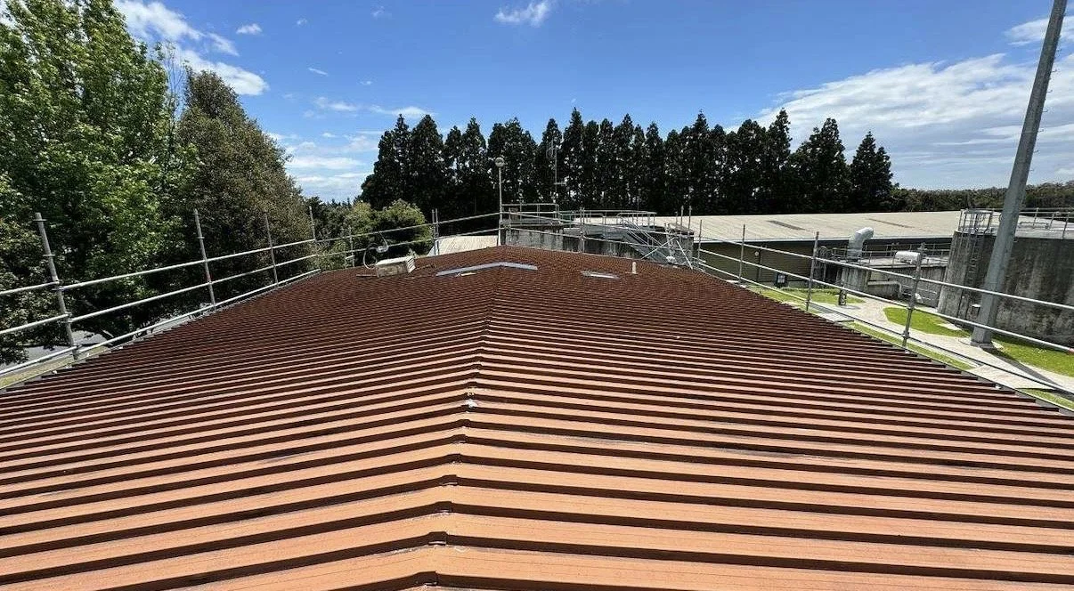 Commercial roof before repair and repaint, Bay of Plenty