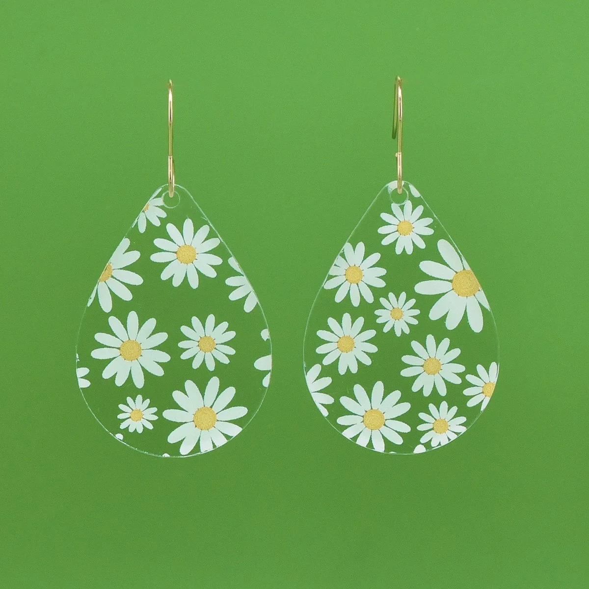 198040-white daisy teardrop acrylic earrings-1.jpg