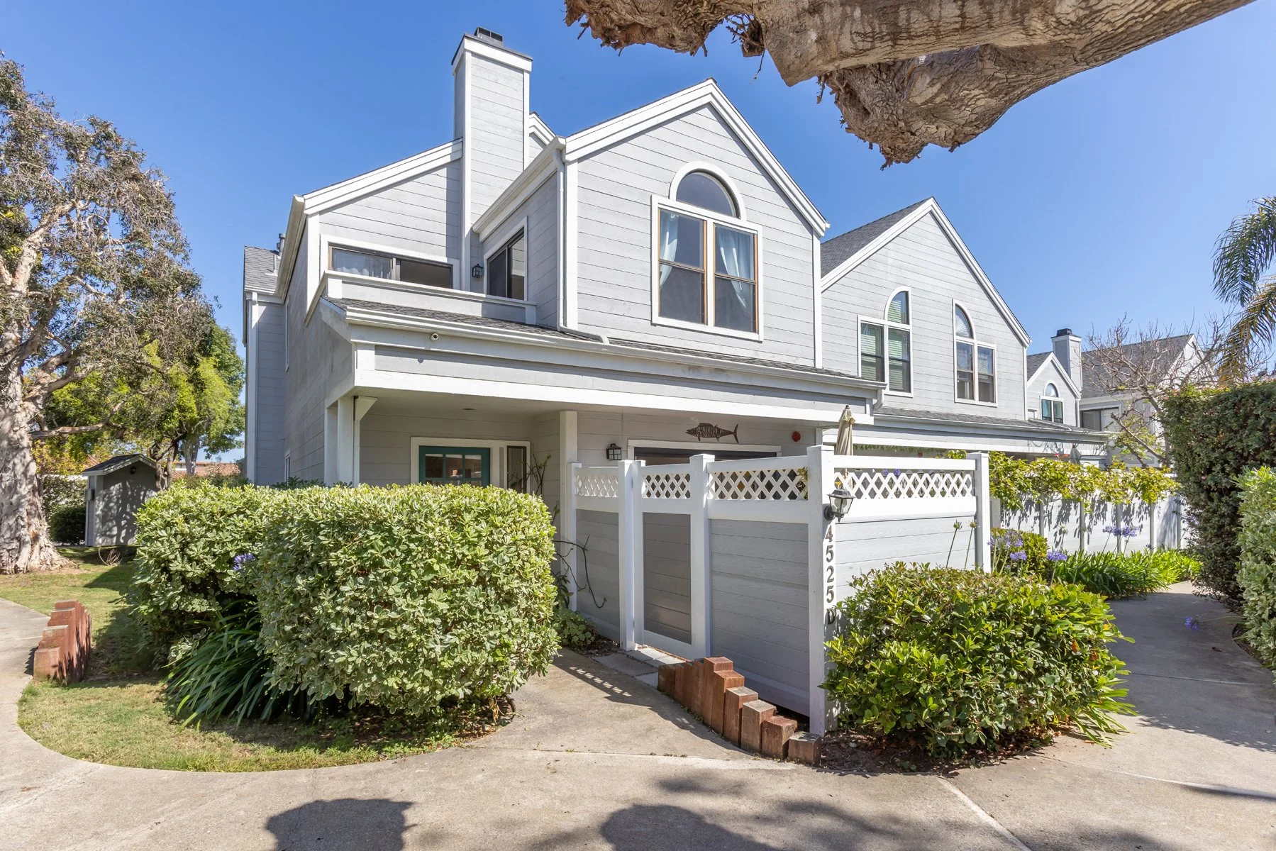 4525CarpenteriaAveD-03.jpg