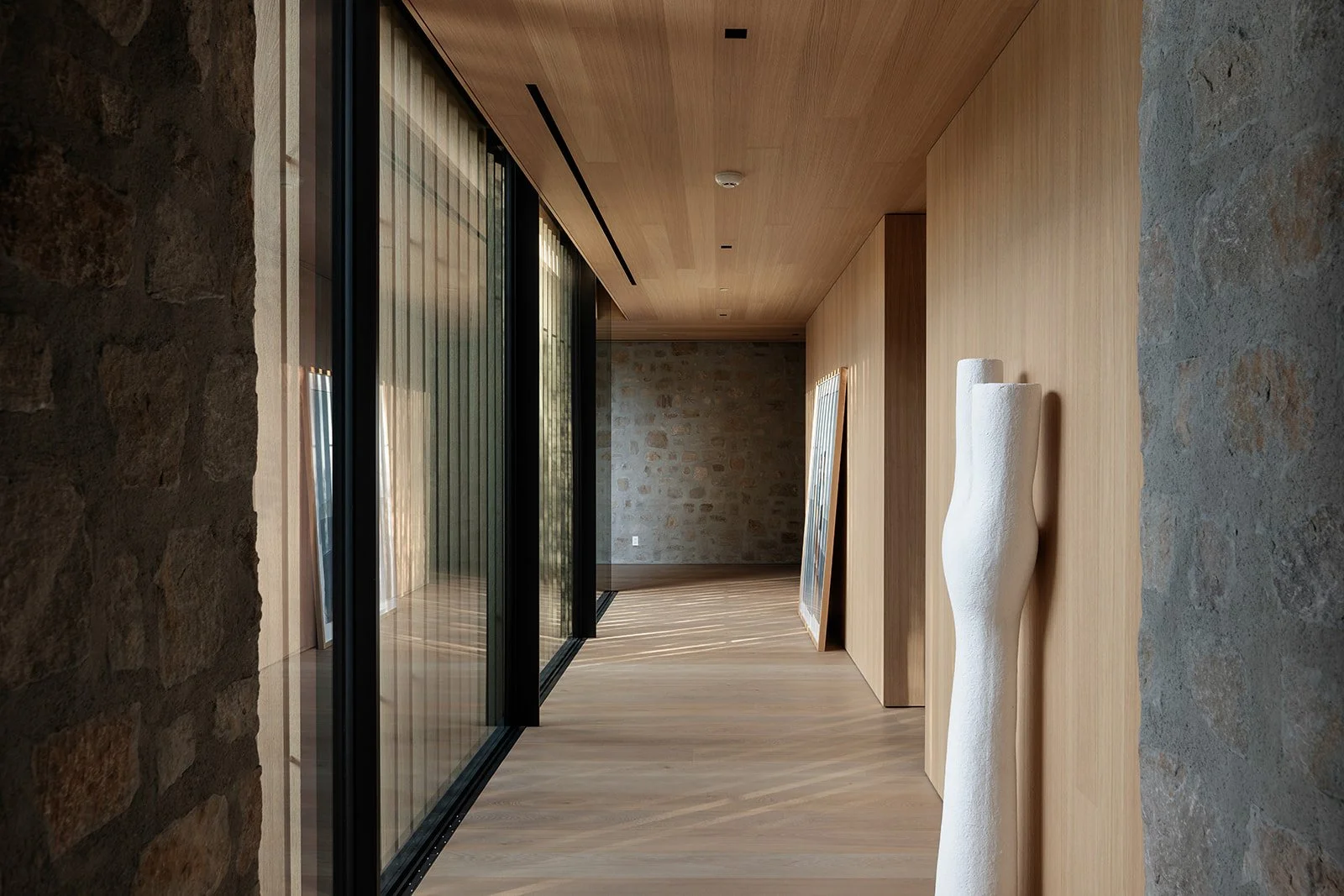 Hallway 1.jpg