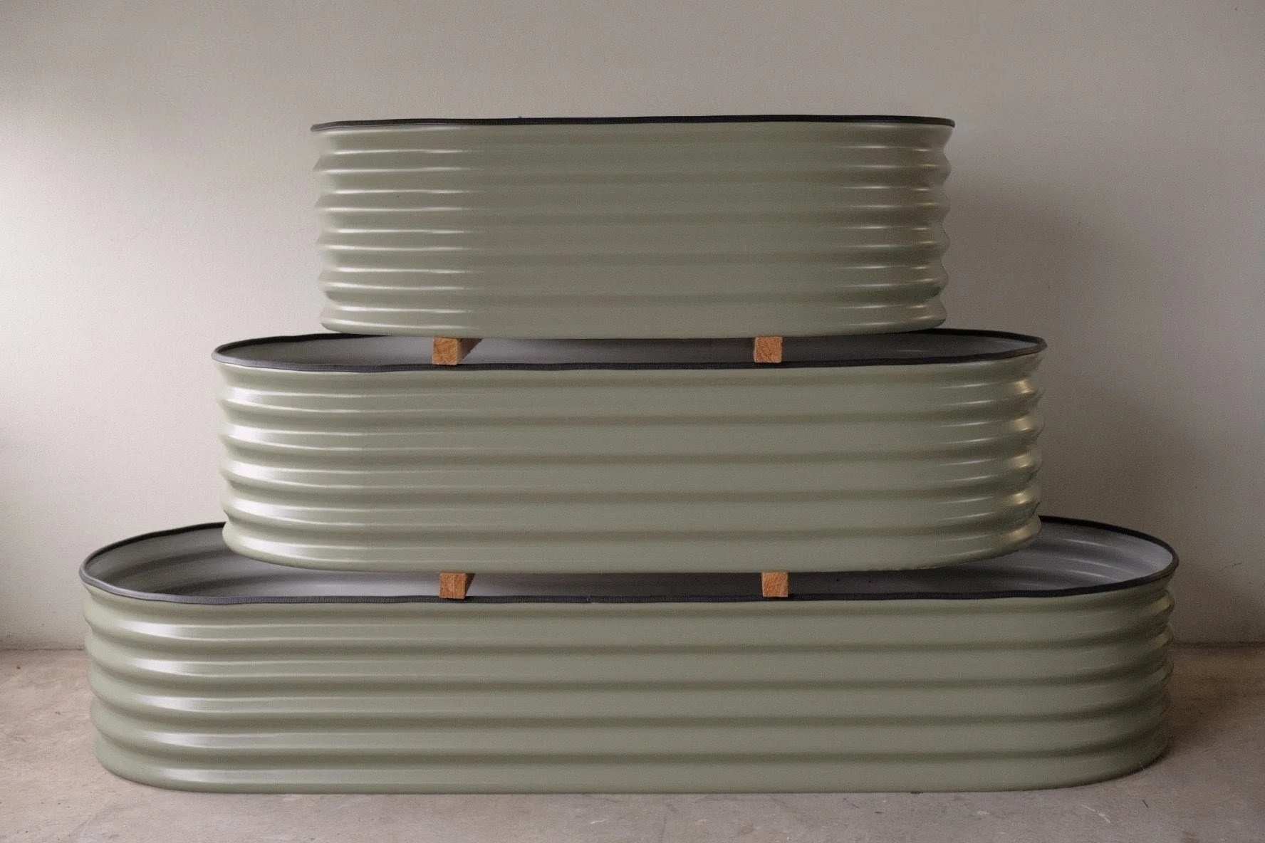 Raised Garden Beds 2400mm 1800mm 1300mm Pale Eucalypt bentley Perth.JPG