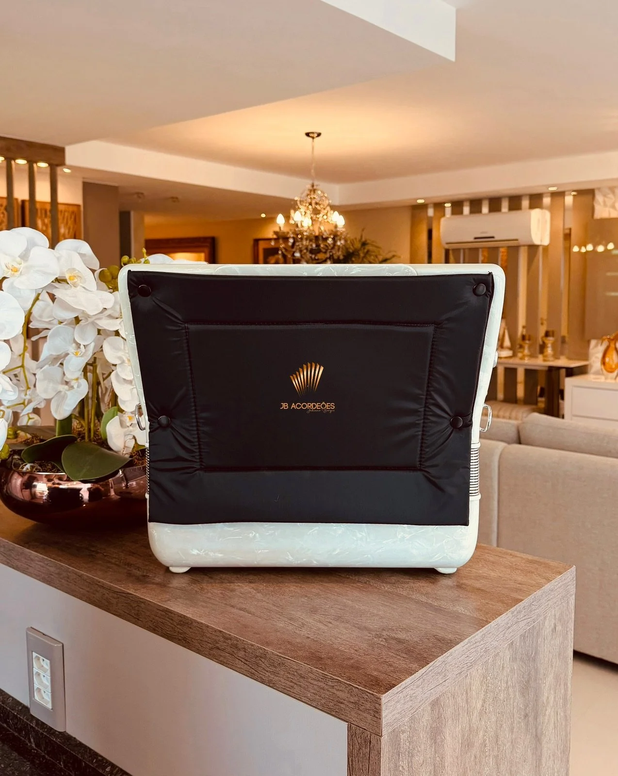 5333fe1b-3a50-4db9-a1cd-1da7644718ee.jpg