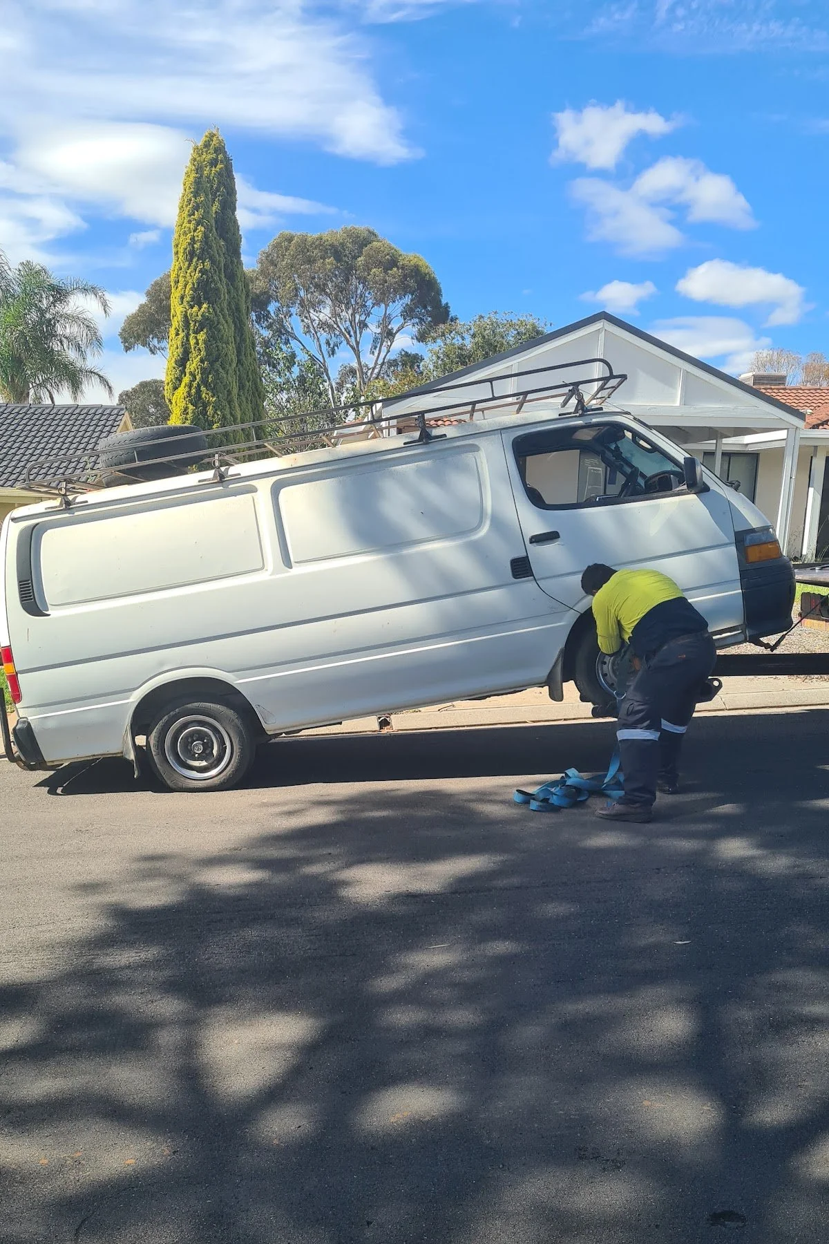 Kenaan Towing, moving buses