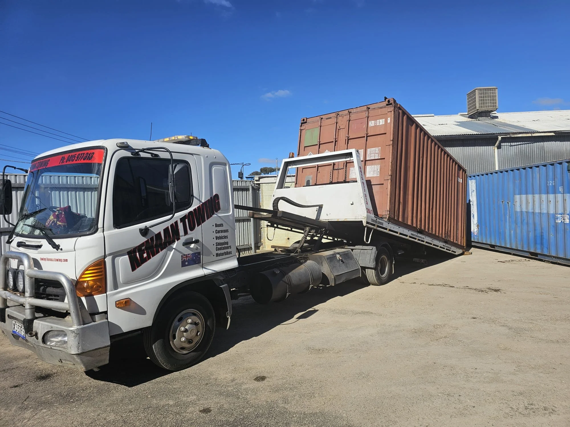 Kenaan Towing, moving containers