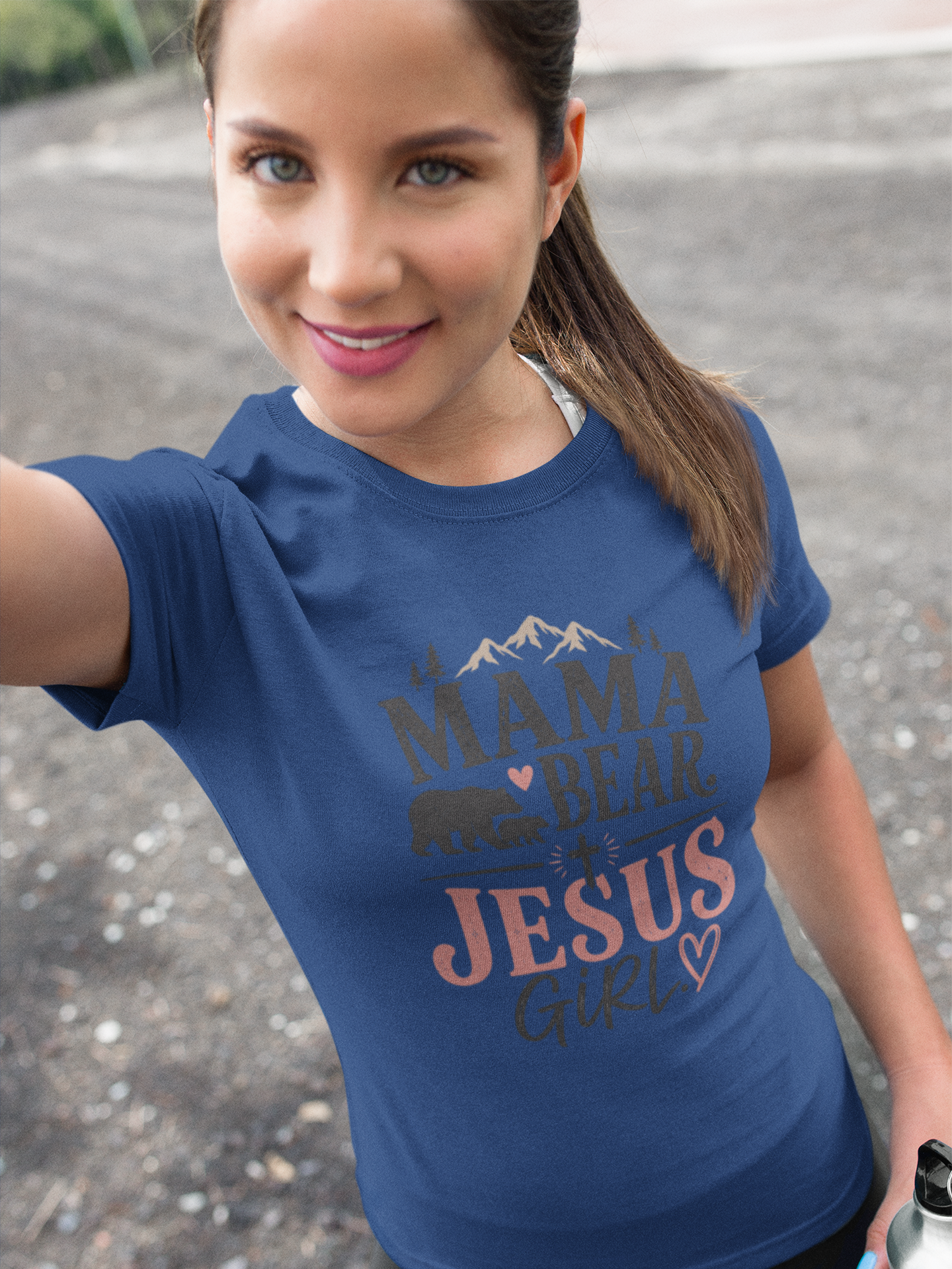 selfie-mockup-of-a-pretty-girl-about-to-go-for-a-walk-a16904.png