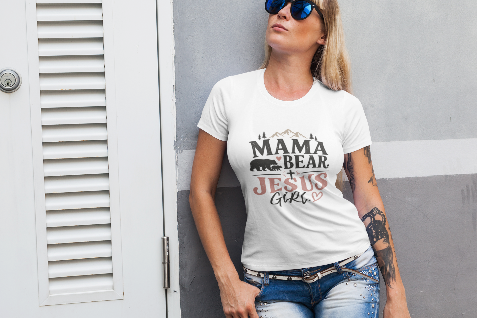 t-shirt-mockup-of-a-tattooed-woman-wearing-glasses-2240-el1.png