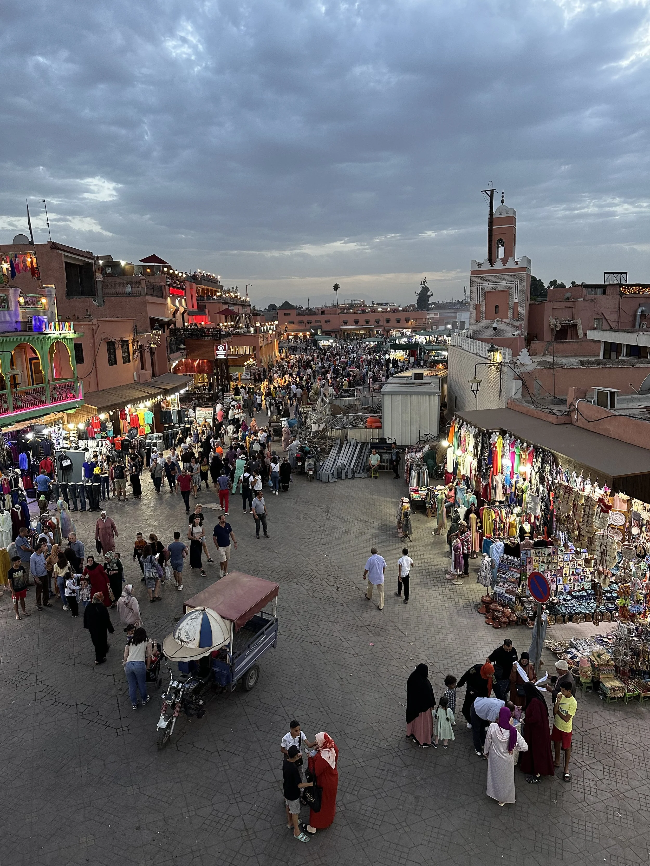 visit the markets of Marrakech with starlight voyages