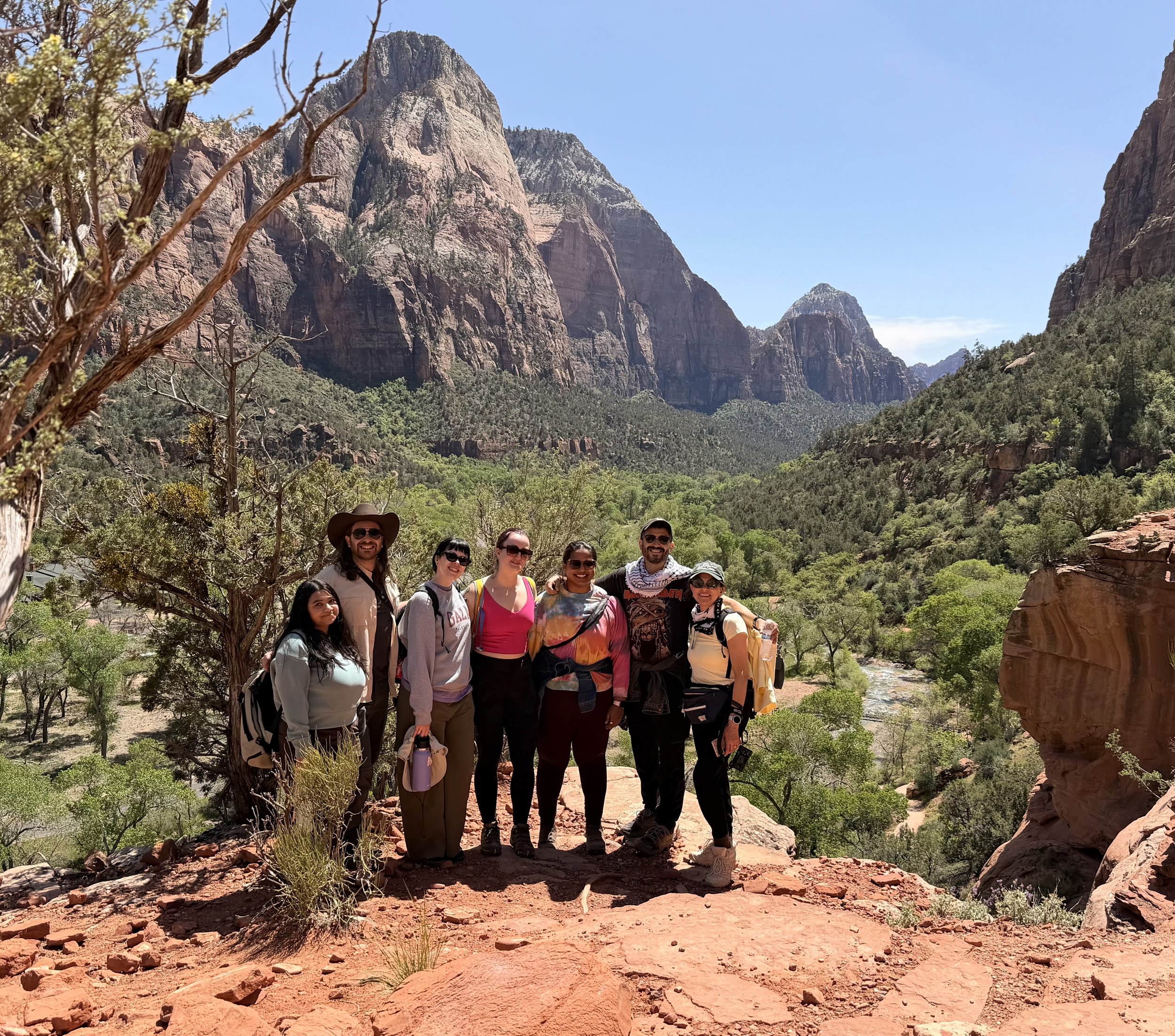 group travel to utah to see zion national park under the stars.