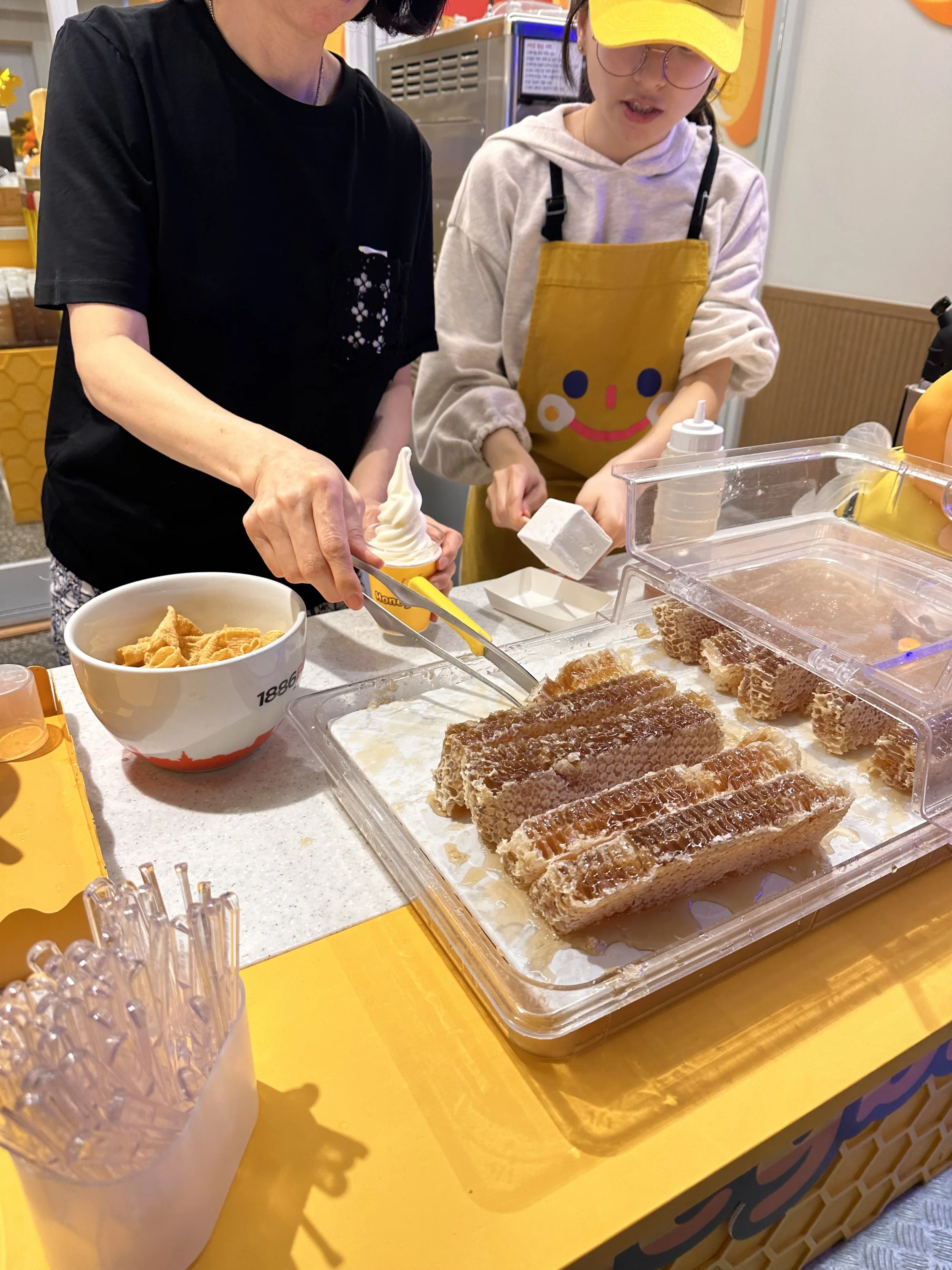 honeycomb ice cream in seoul south korea - book your small group tour with starlight voyages