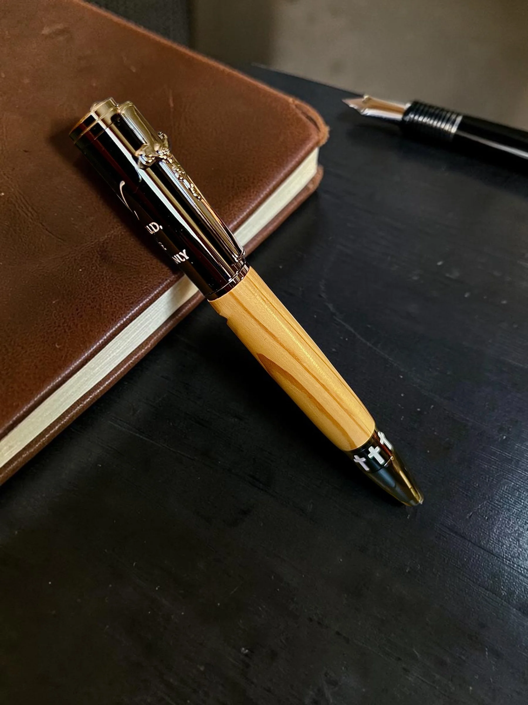 John 3:16 Gun Chrome Olivewood Pen