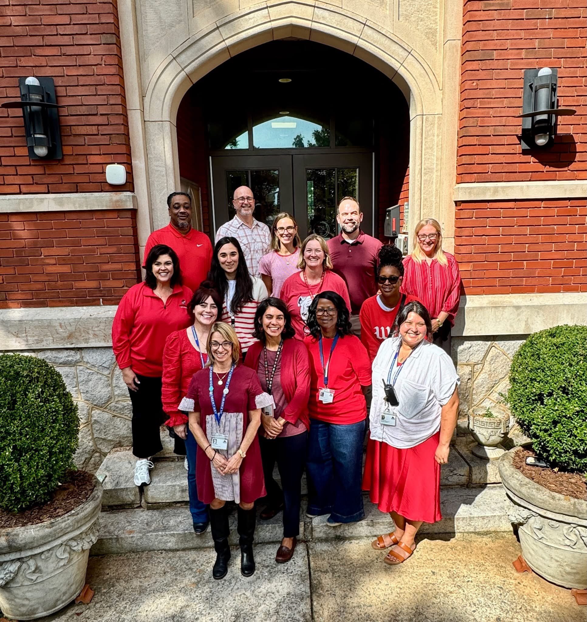 Glennwood finished CSD Reads Week STRONG! Shout out to crew who wore RED for Dyslexia Awareness. Thank you all!

 #GoRedForDyslexia