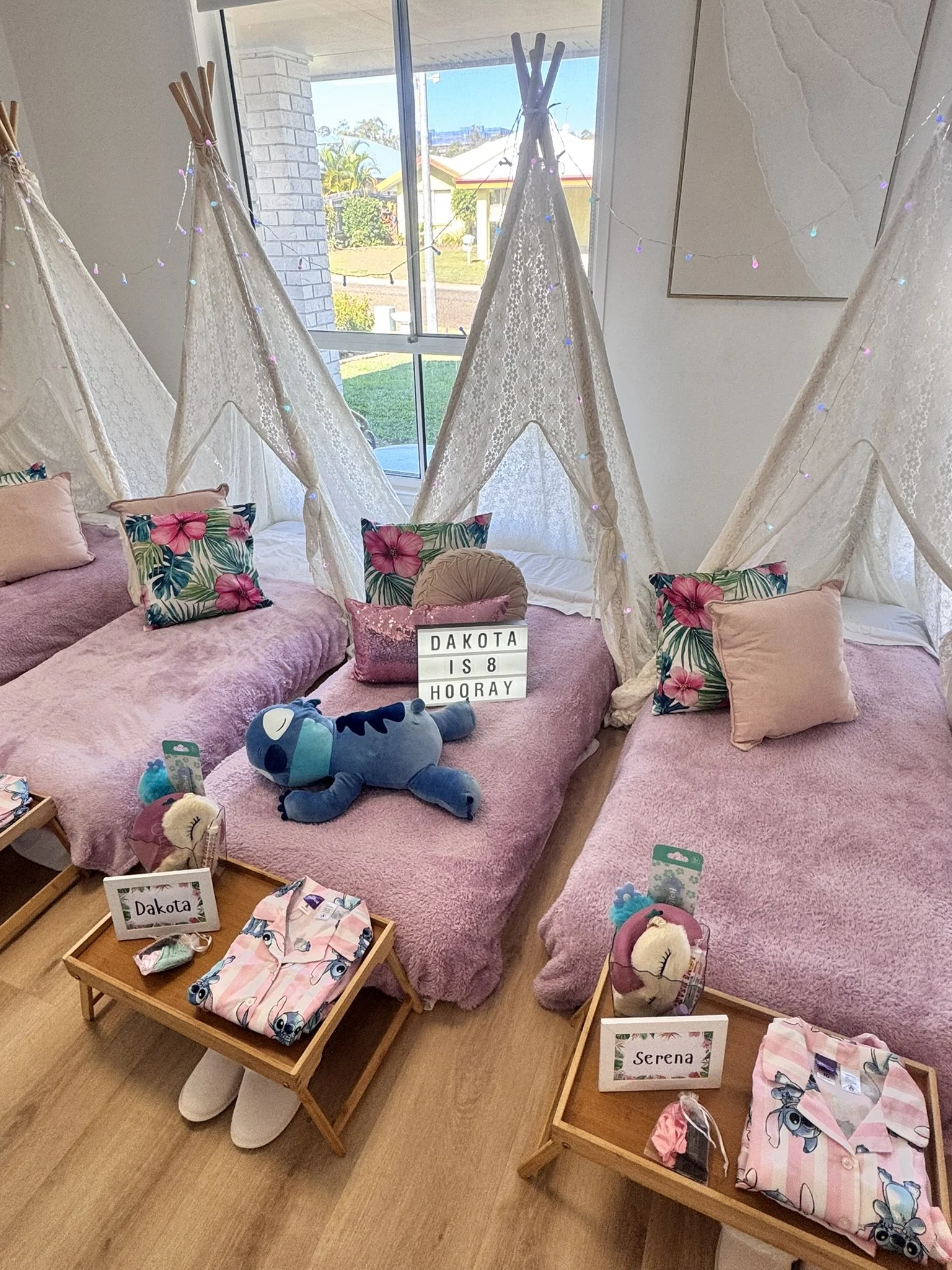 Tropical & Stitch Teepee Party
