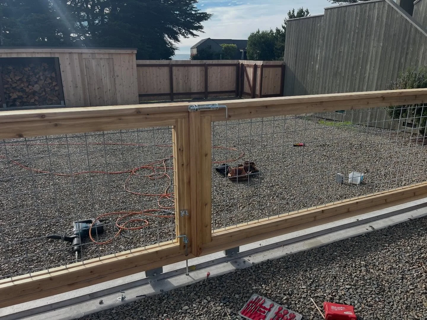 Rolling gates for a parking area