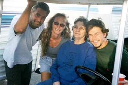 George Clooney and Mark Wahlberg with Crow's Nest pub staff during the filming of The Perfect Storm