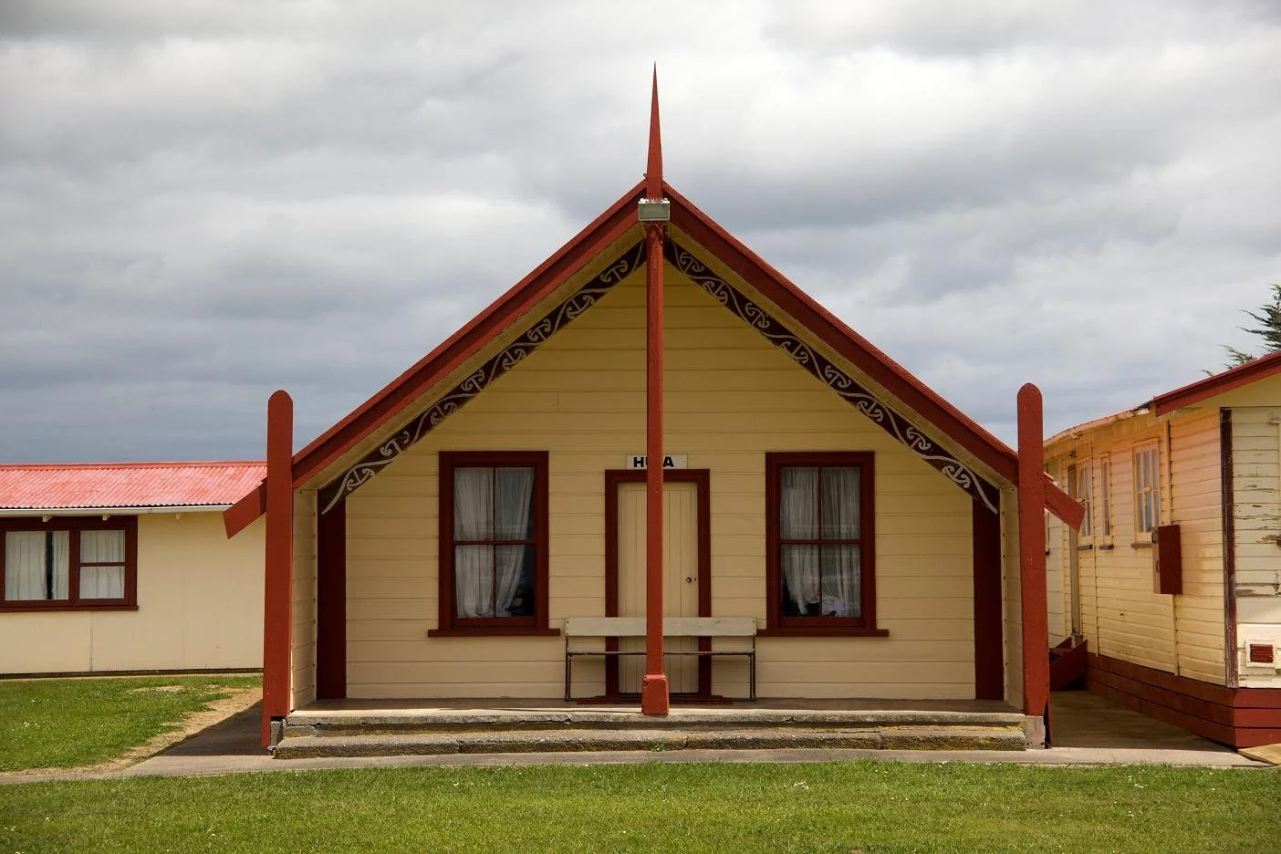 Huia_01__ScaleMaxWidthWzE5MjBd (1).jpg