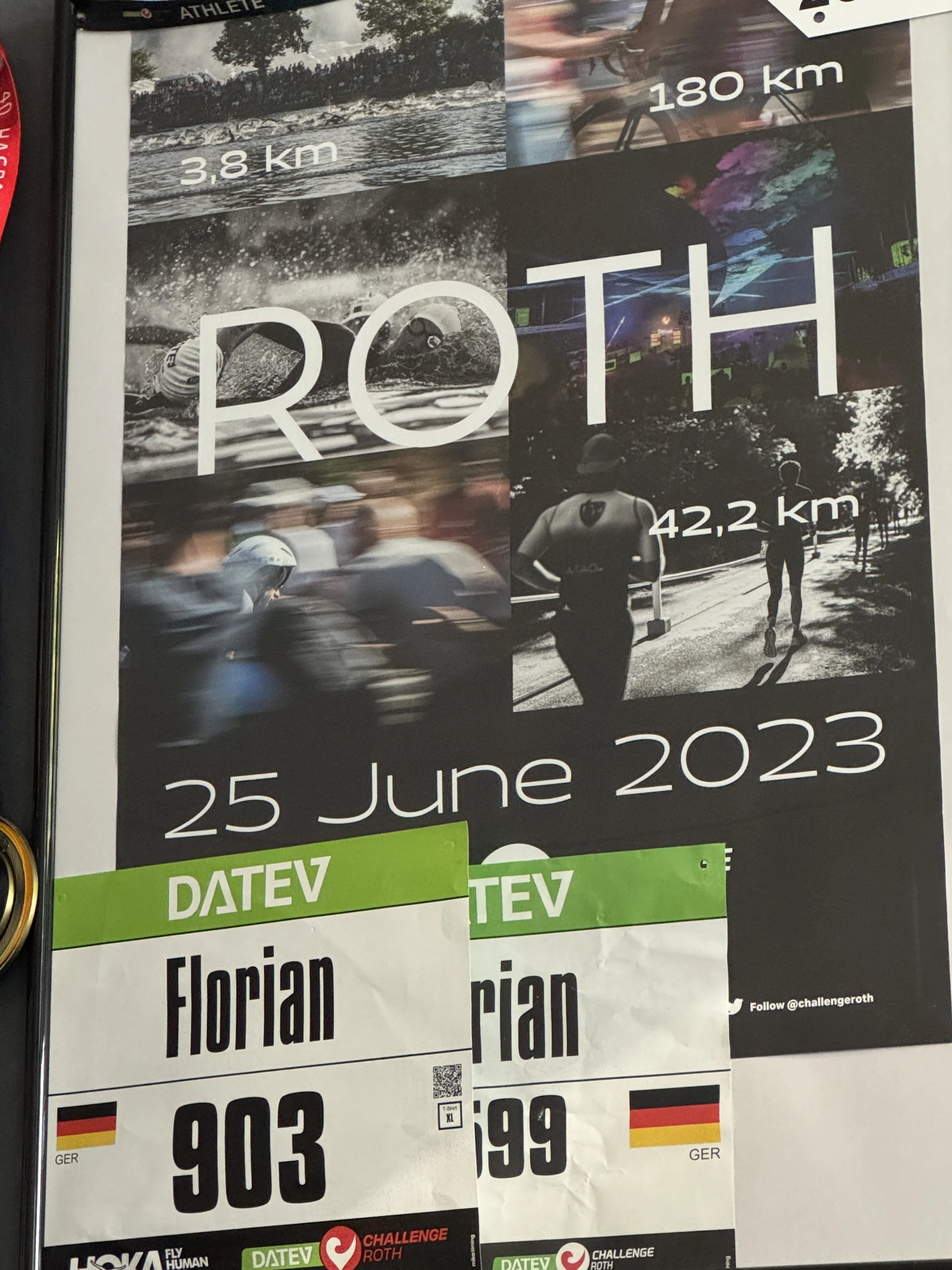Mehrere Veranstaltungstickets, darunter für einen Marathon, mit verschiedenen Entfernungen und Daten, darunter 3,8 km, 180 km, 42,2 km und 25. Juni 2023.