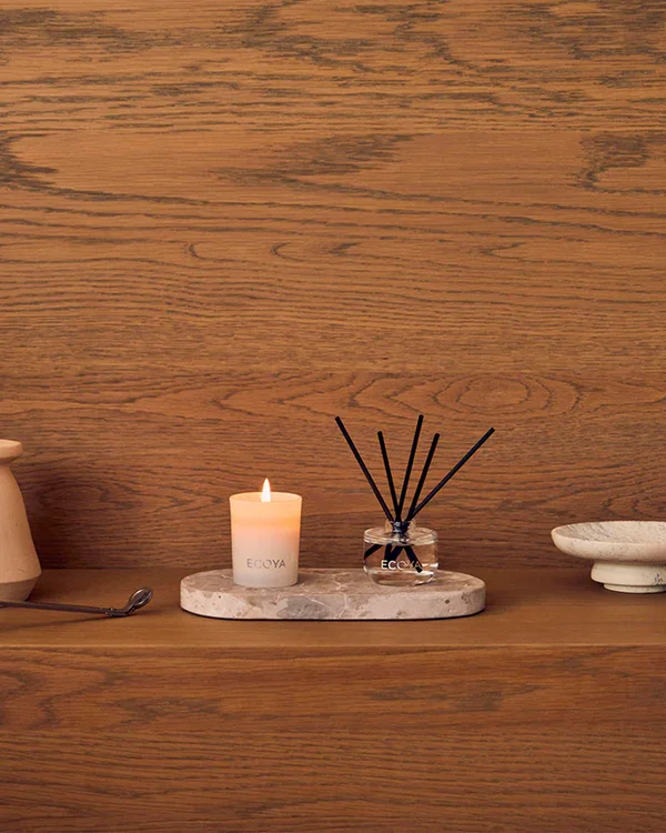 ecoya-lifestyle-minidiffuser-2-2048x2560_df925fd5-3fda-4dfb-8192-59d117ebdce7.webp