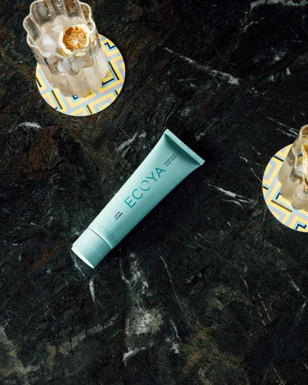 lifestlye-lf-hand-cream-1-2048x2560.webp