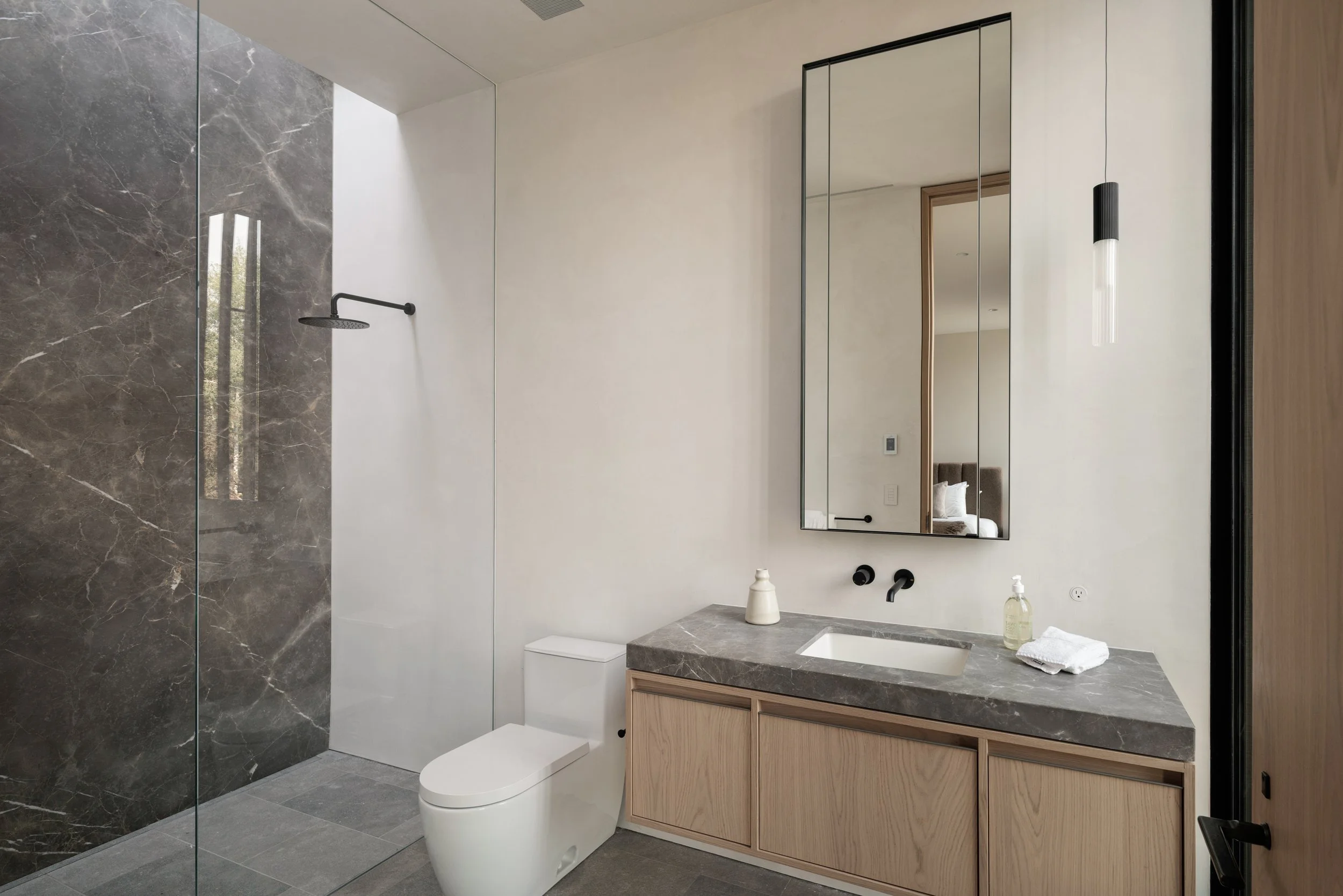 Bathroom 5.jpg