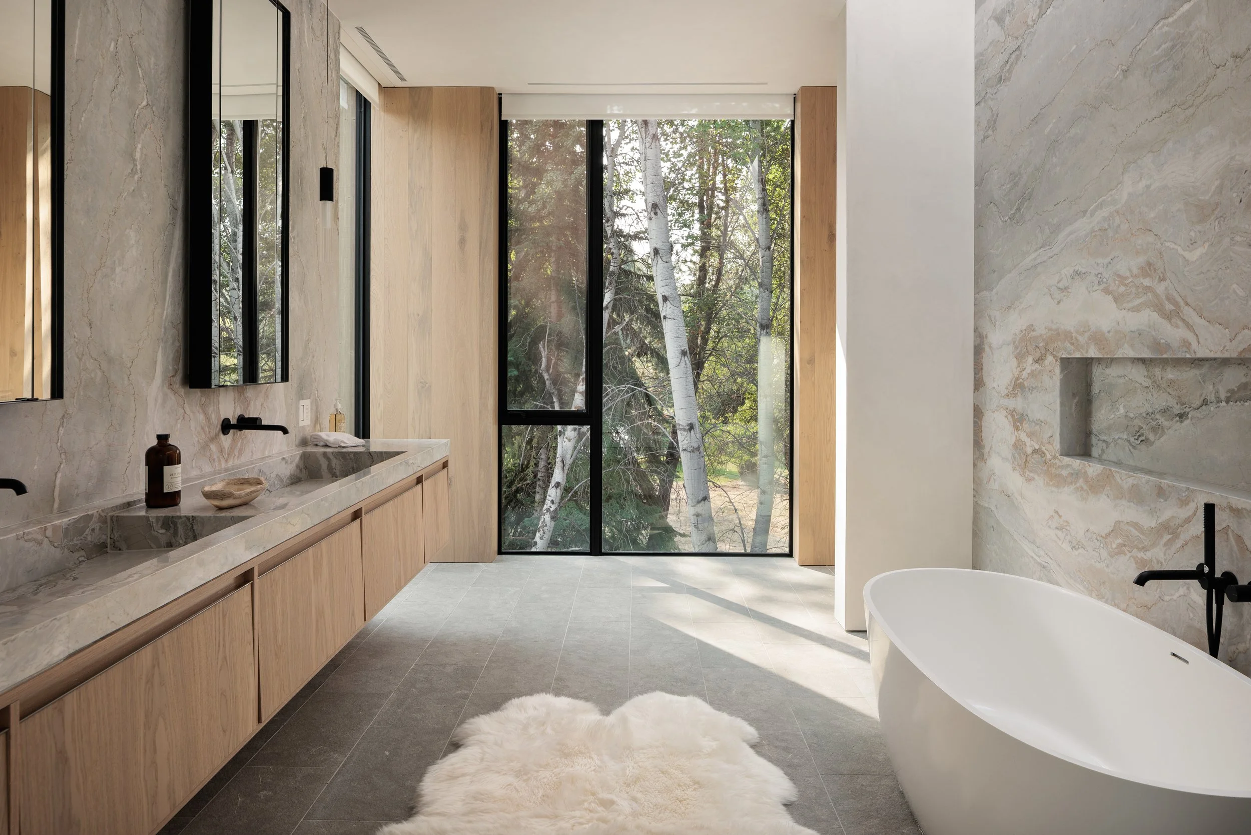 Primary Bathroom 2.jpg