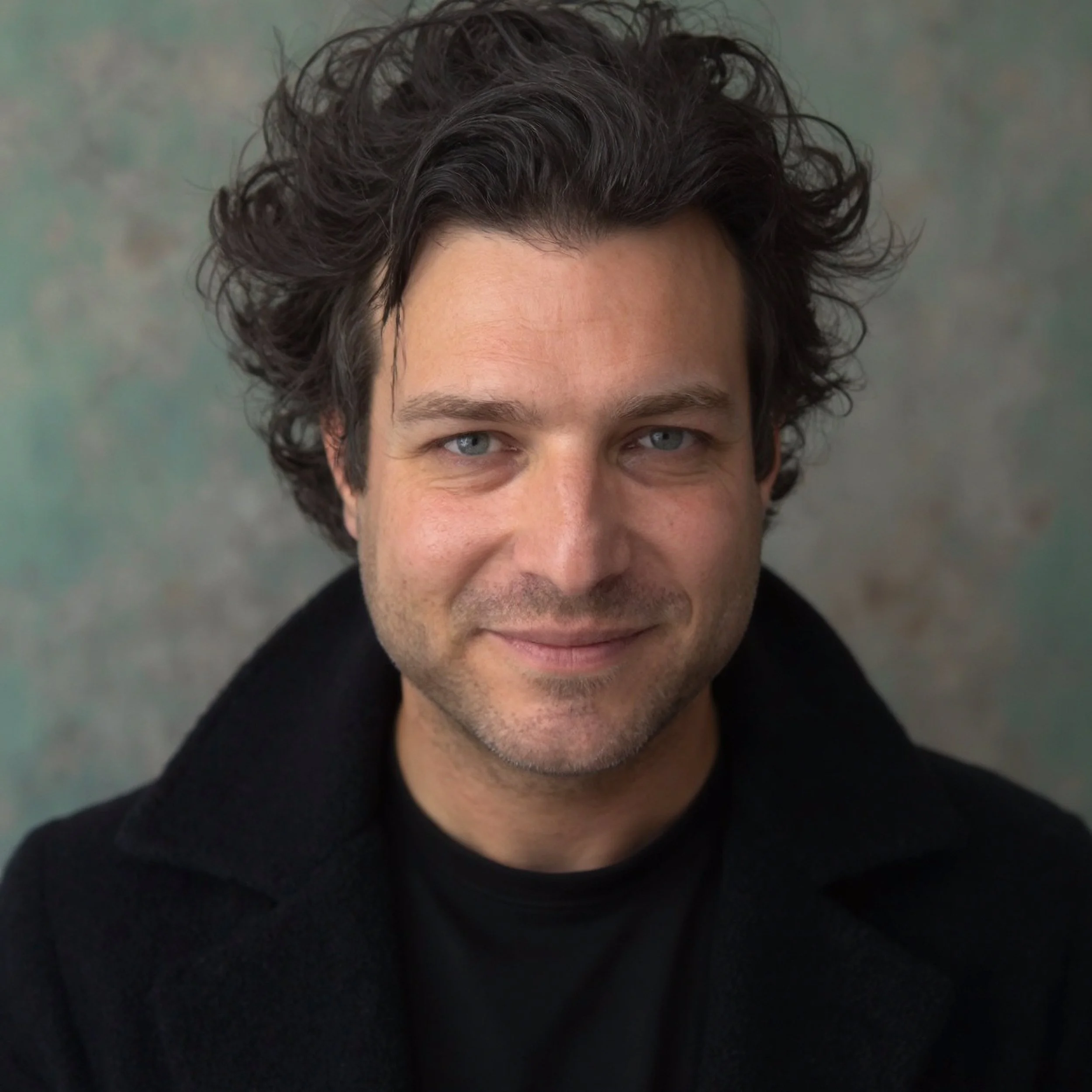 headshot of Justin Menendez linking to his art instagram account.