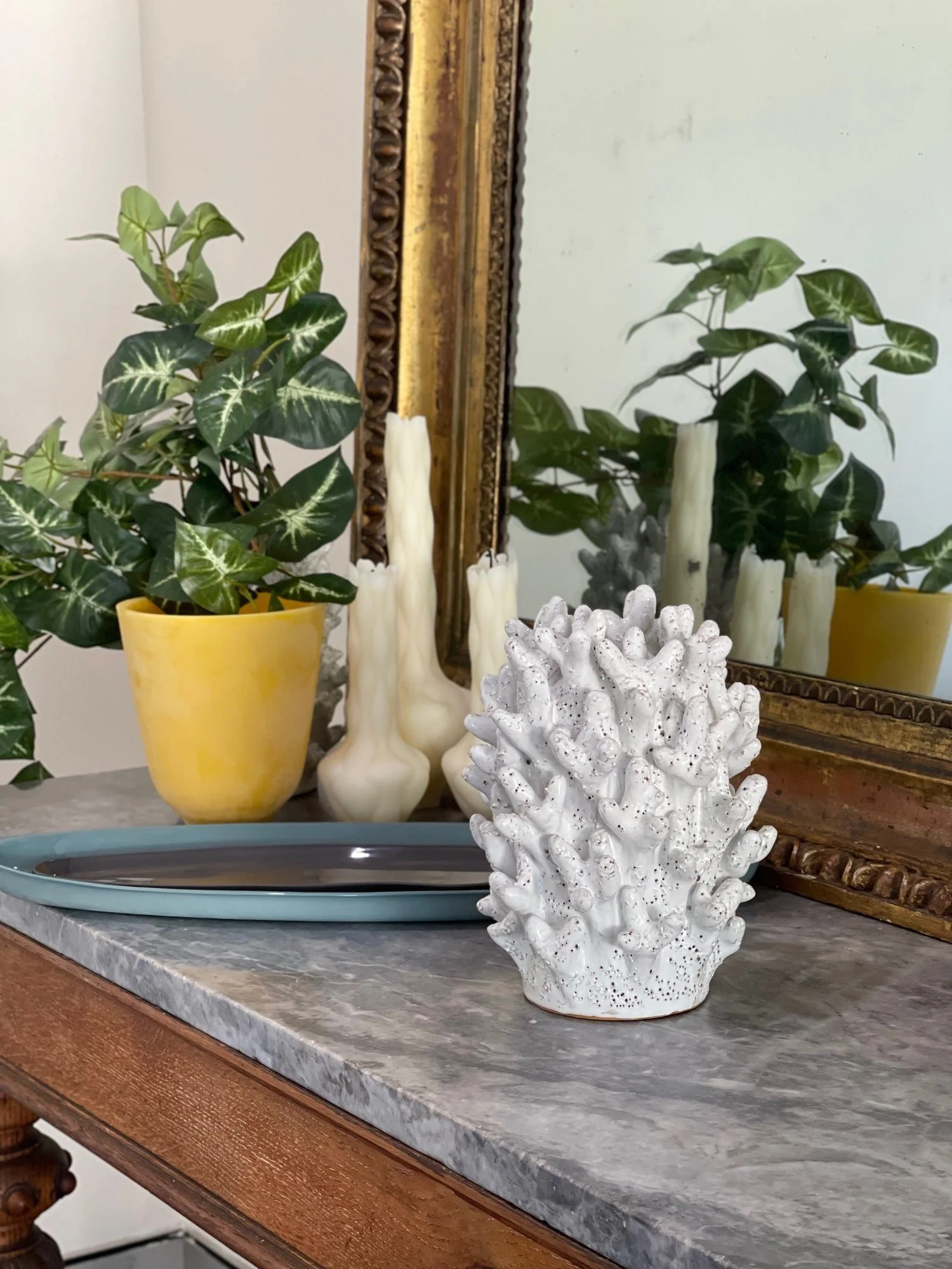 vase-coral-ceramic-white-02.jpg