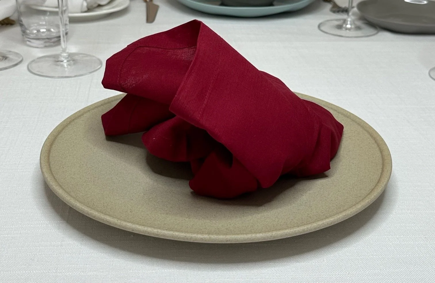 ruby-linen-napkin-01.jpg