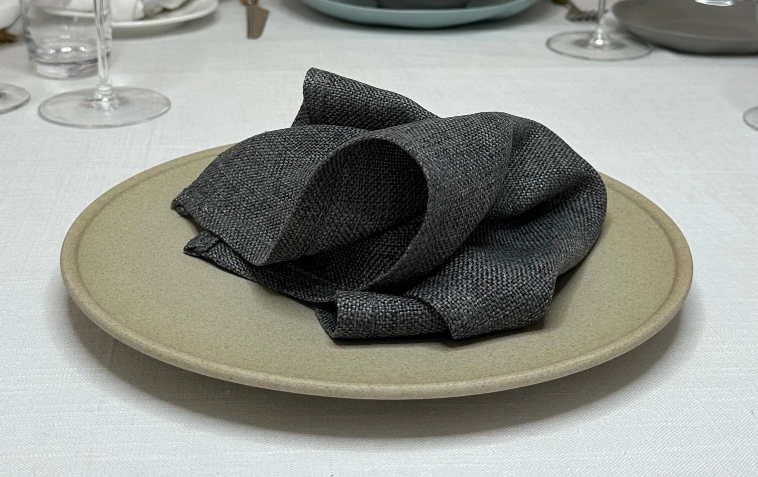 mid-grey-linen-mix-napkin-01.jpg