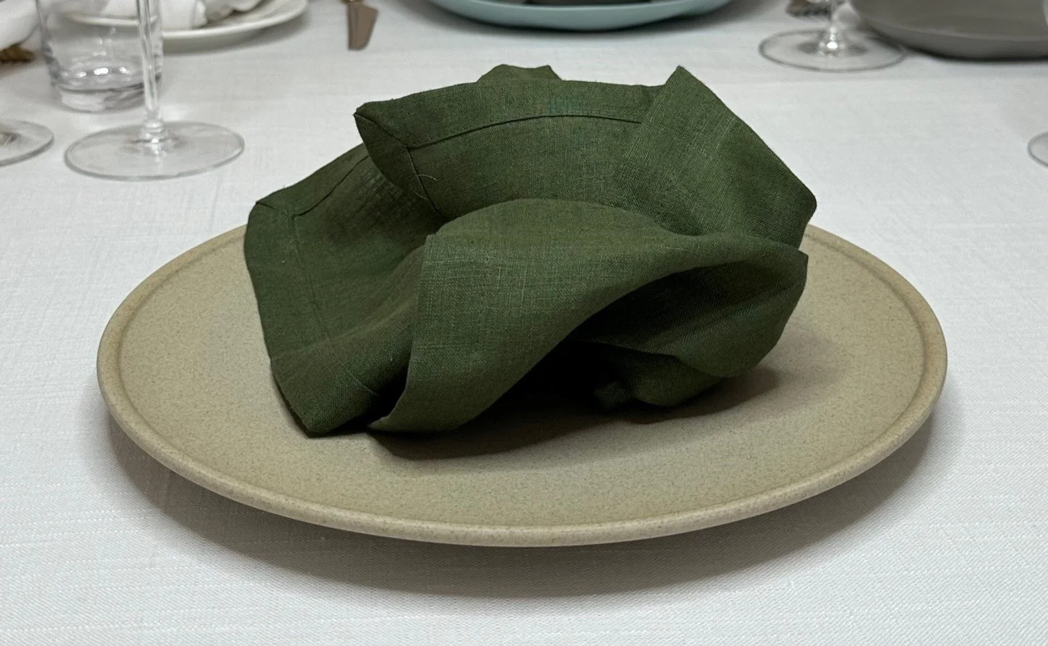 forest-green-linen-napkin-01.jpg