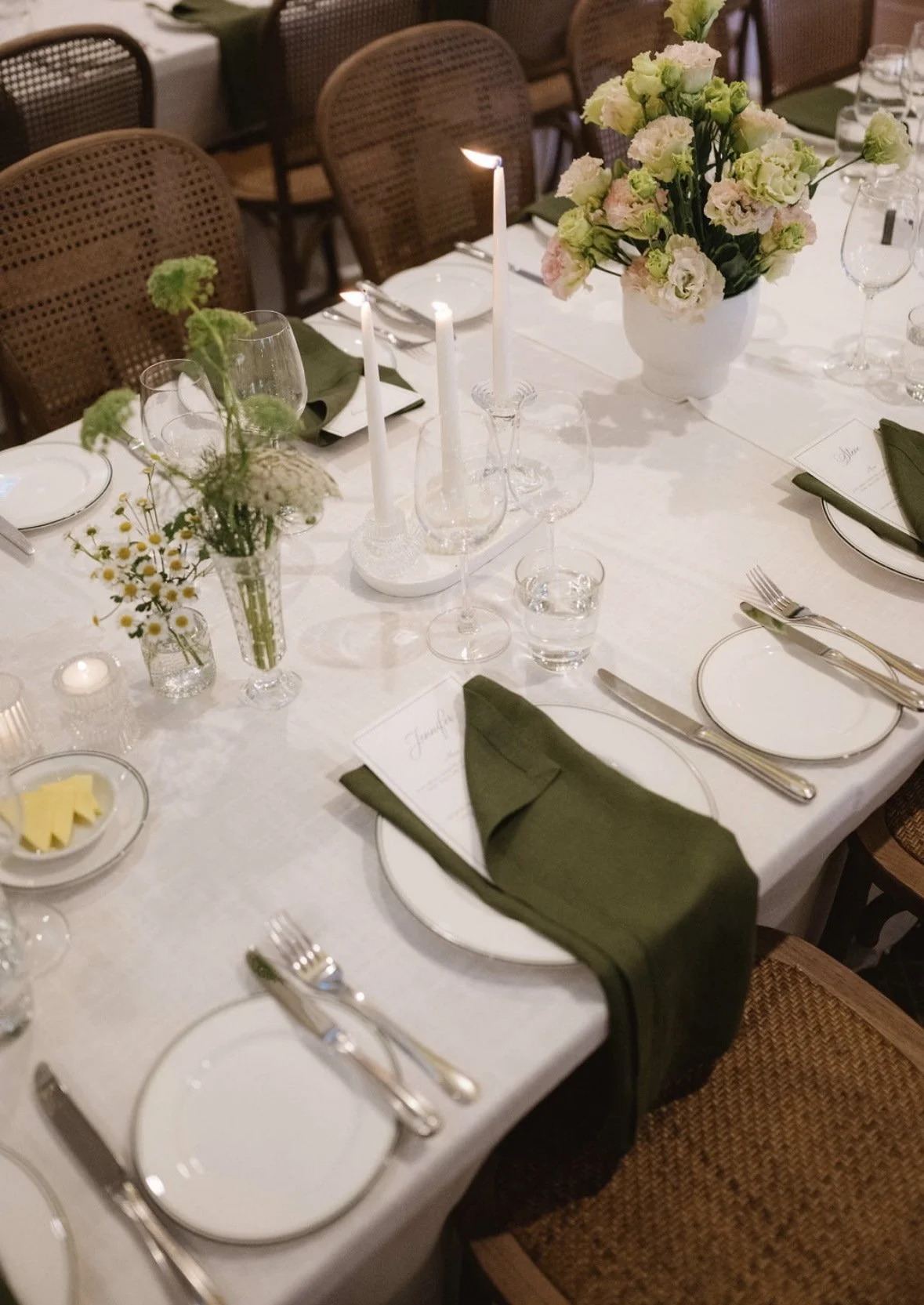 olive-green-linen-napkin-03.jpg