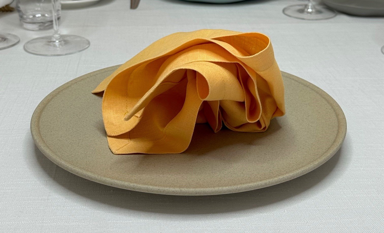 mustard-linen-napkin-01.jpg