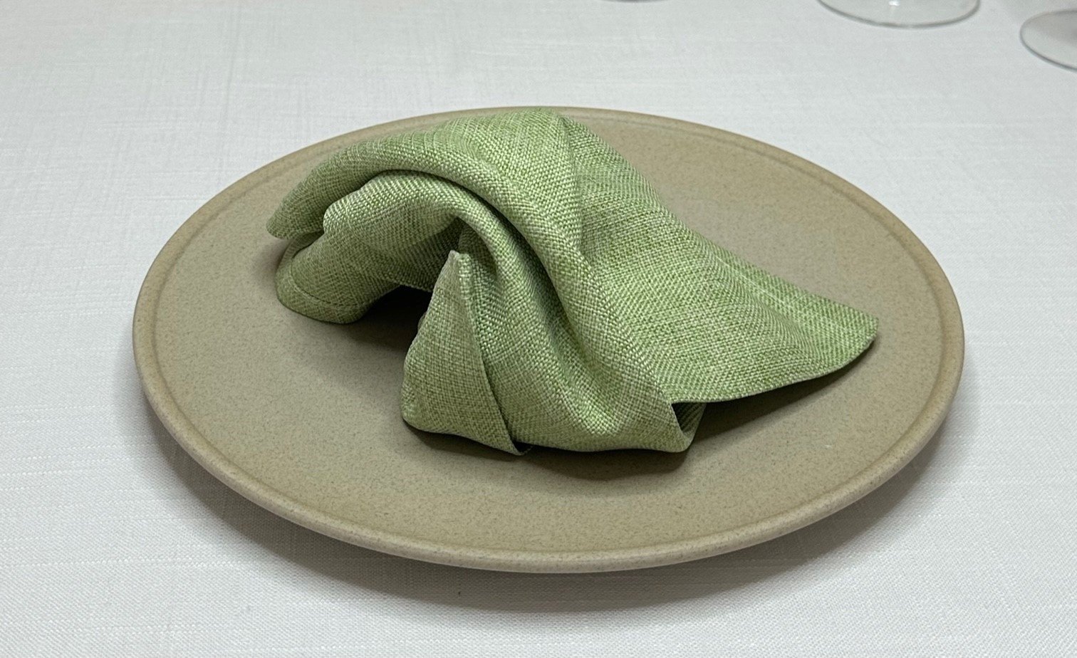 apple-green-linen-mix-napkin-01.jpg