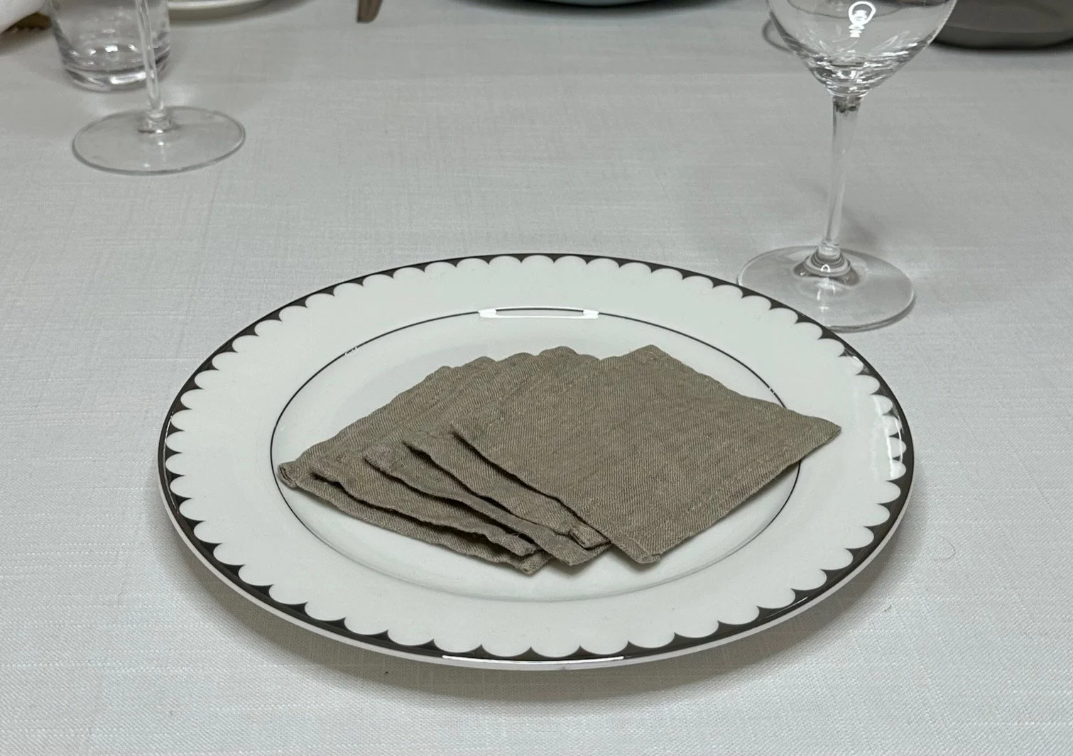 belgian-linen-cocktail-napkin-01.jpg