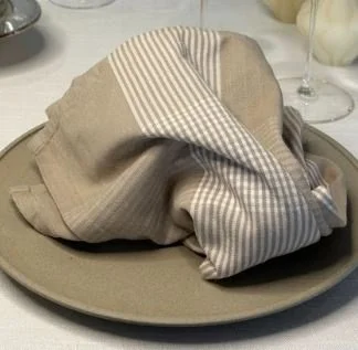 oatmeal-stripes-bistro-napkin-01.jpg