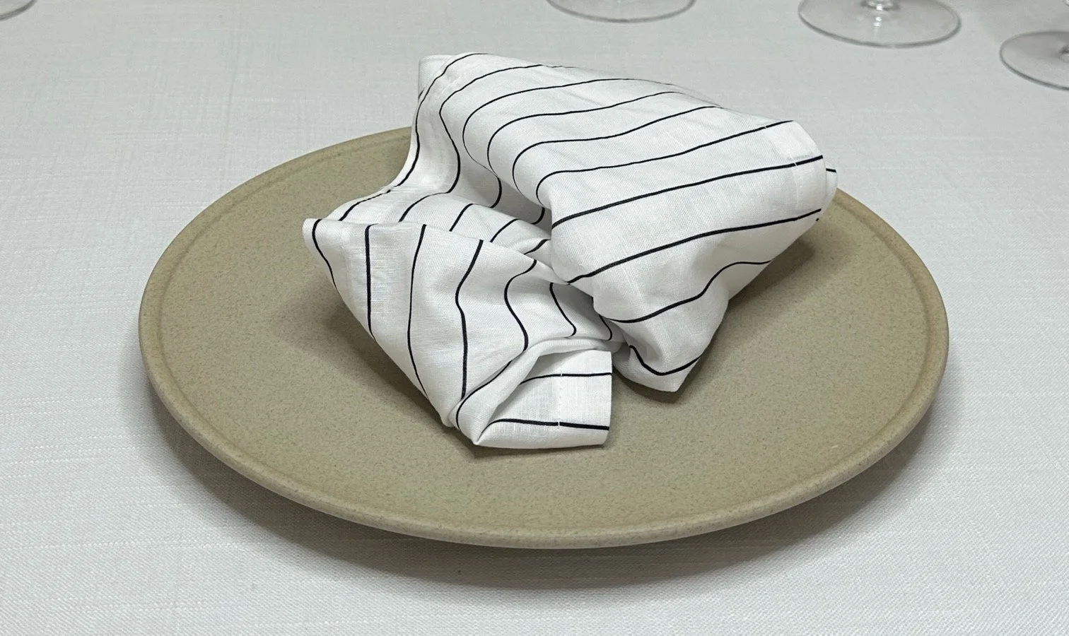 pencil-stripes-napkin-01.jpg