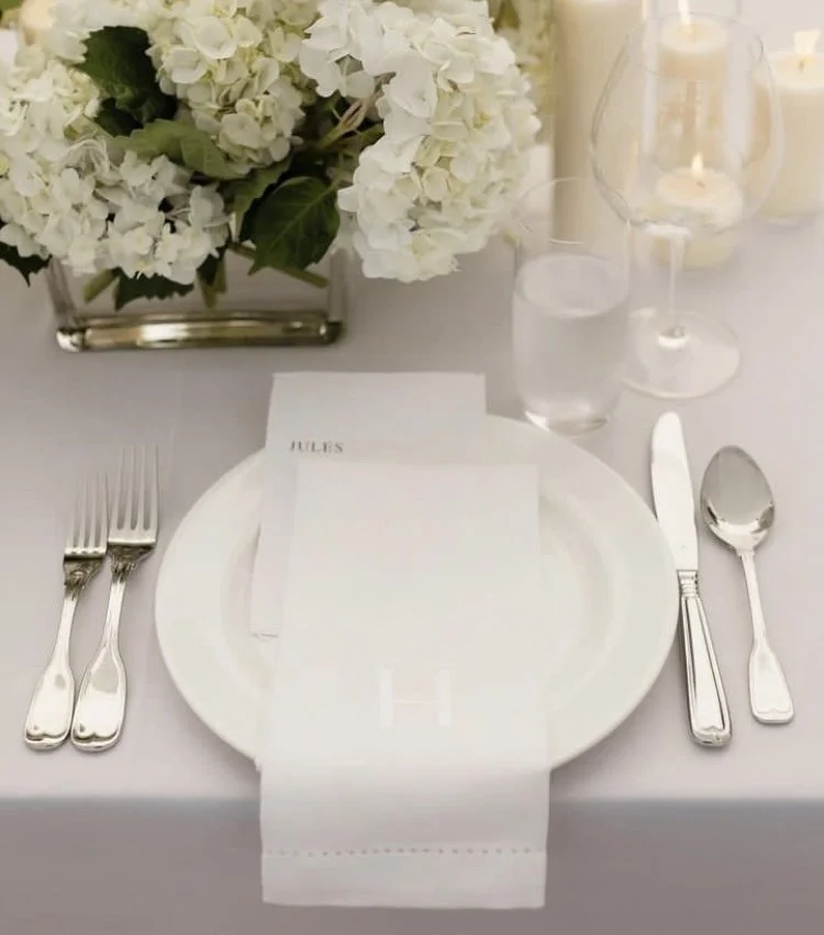 white-linen-bevelled-edge-napkin-2cm-hem-03.jpg