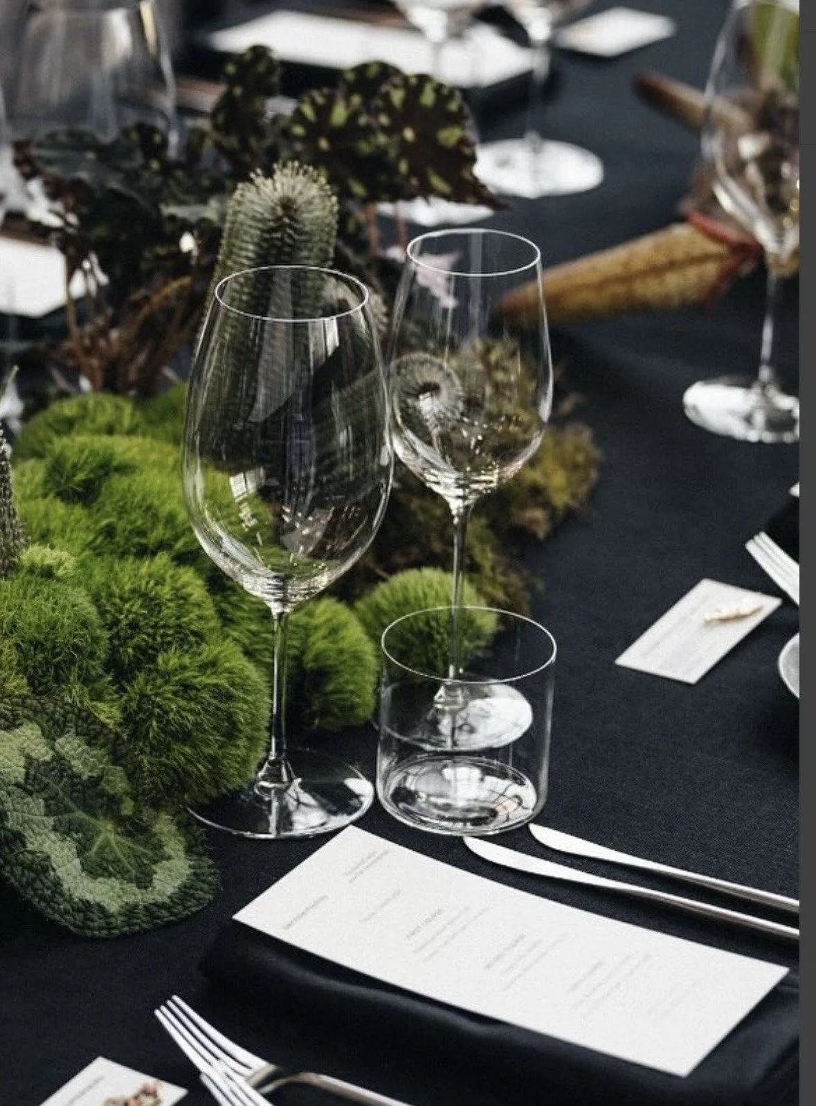 black-linen-mix-tablecloth-02.jpg